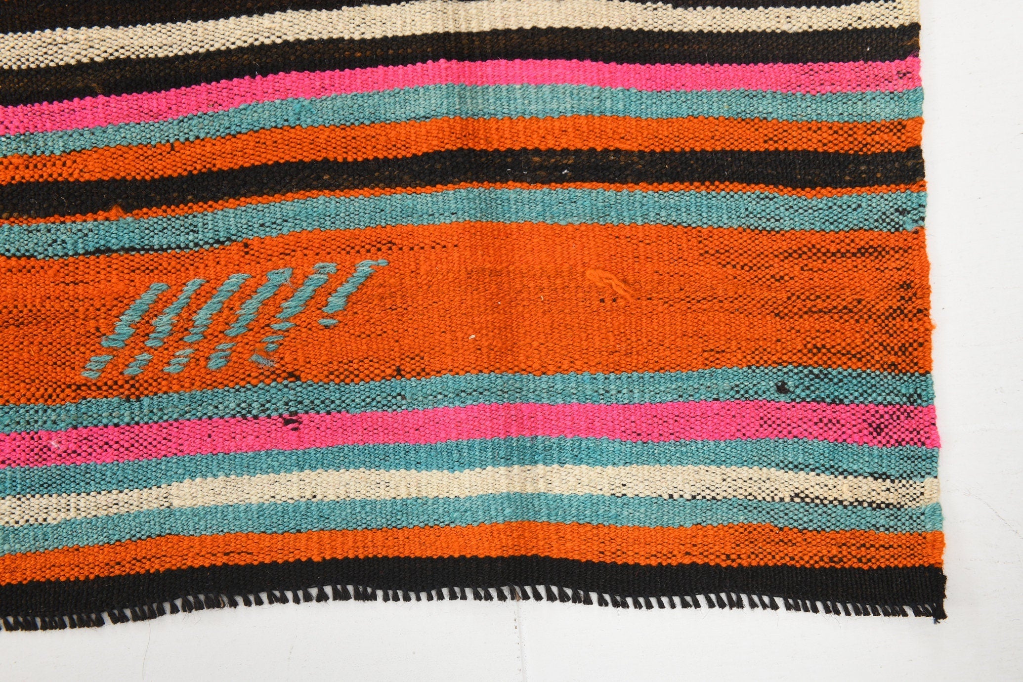 Vintage Kilim Anatolian 5’10’’ x 9’3’’ ft