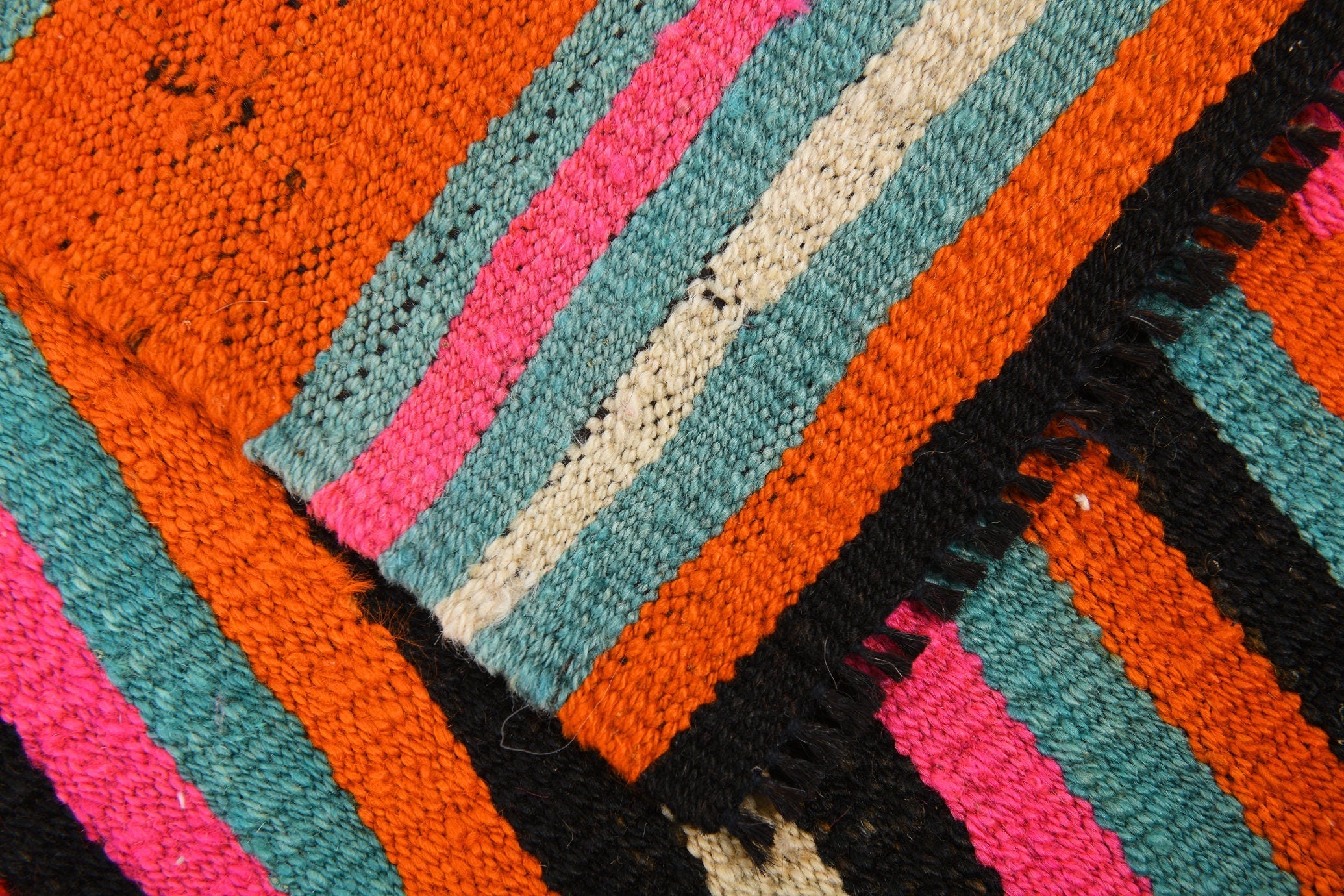 Vintage Kilim Anatolian 5’10’’ x 9’3’’ ft