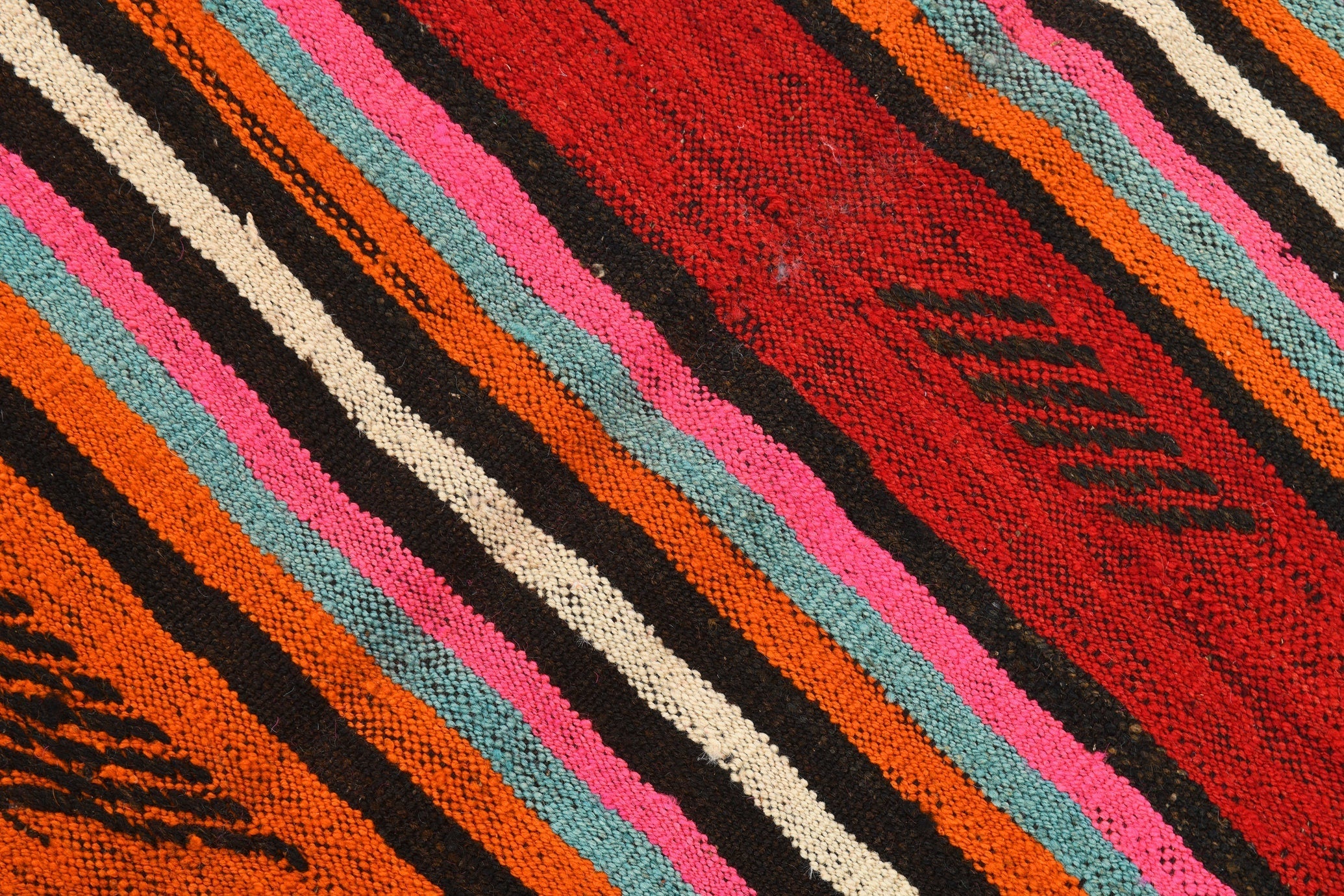 Vintage Kilim Anatolian 5’10’’ x 9’3’’ ft