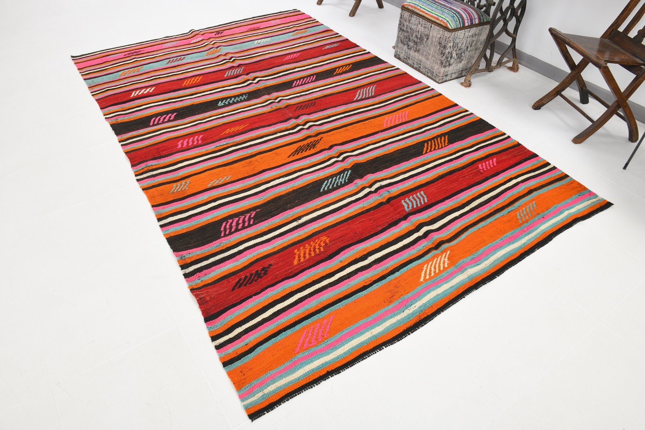 Vintage Kilim Anatolian 5’10’’ x 9’3’’ ft
