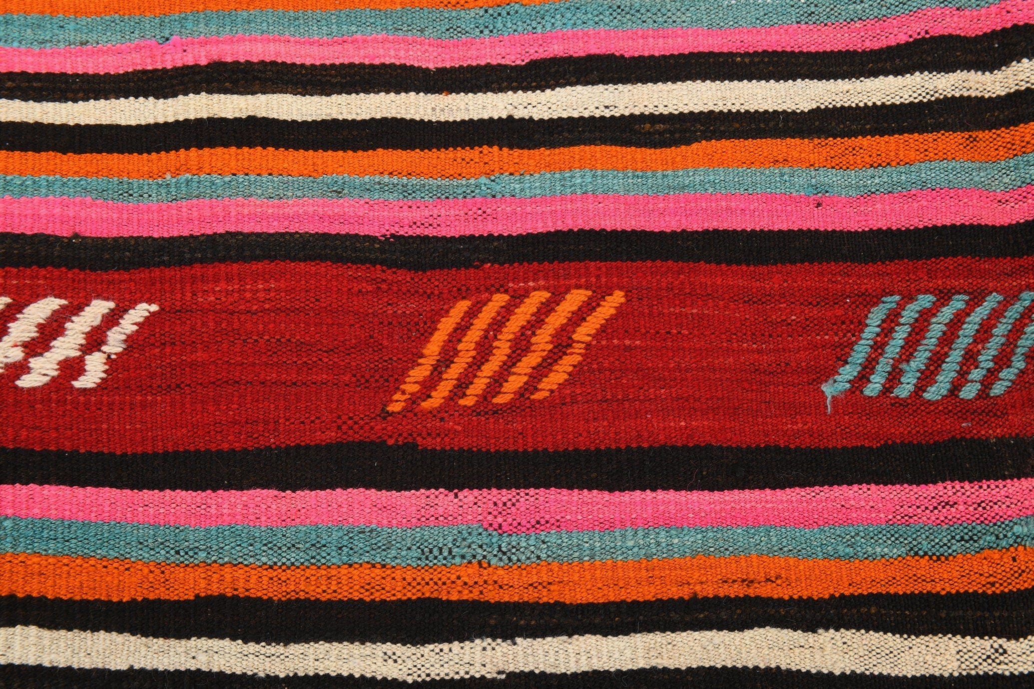 Vintage Kilim Anatolian 5’10’’ x 9’3’’ ft