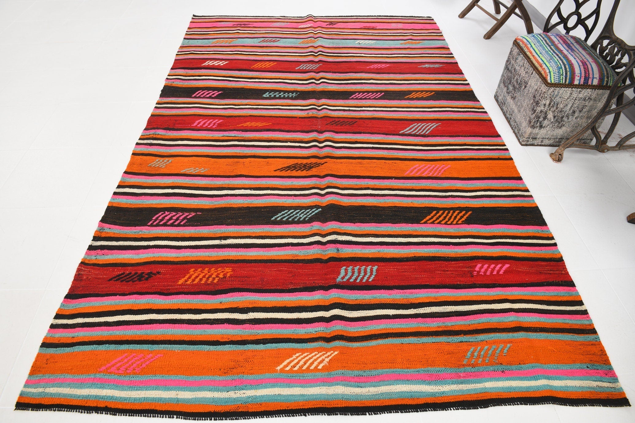 Vintage Kilim Anatolian 5’10’’ x 9’3’’ ft