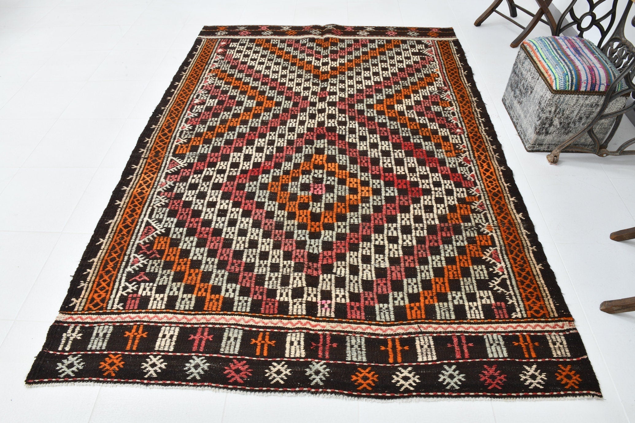 Vintage Kilim Anatolian 5’11’’ x 8’6’’ ft