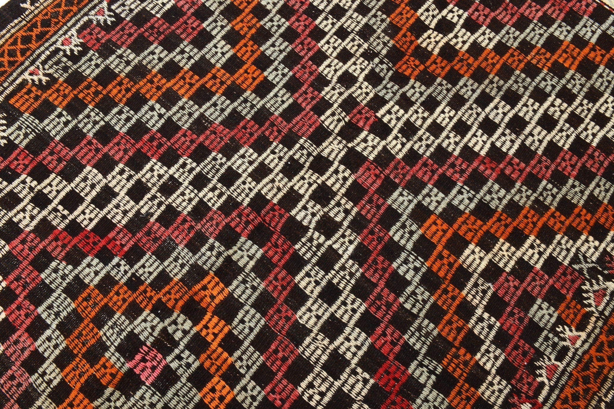 Vintage Kilim Anatolian 5’11’’ x 8’6’’ ft