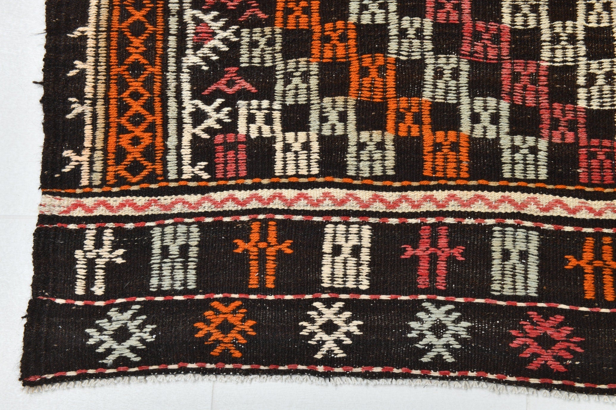 Vintage Kilim Anatolian 5’11’’ x 8’6’’ ft