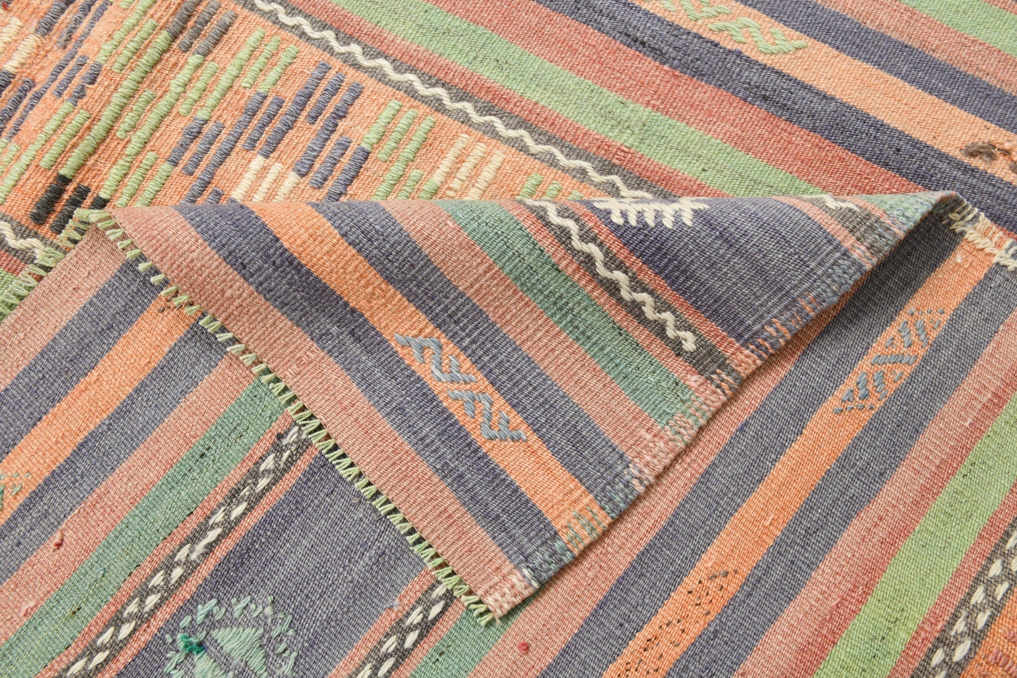 Vintage Kilim Anatolian 5’11’’ x 9’3’’ ft