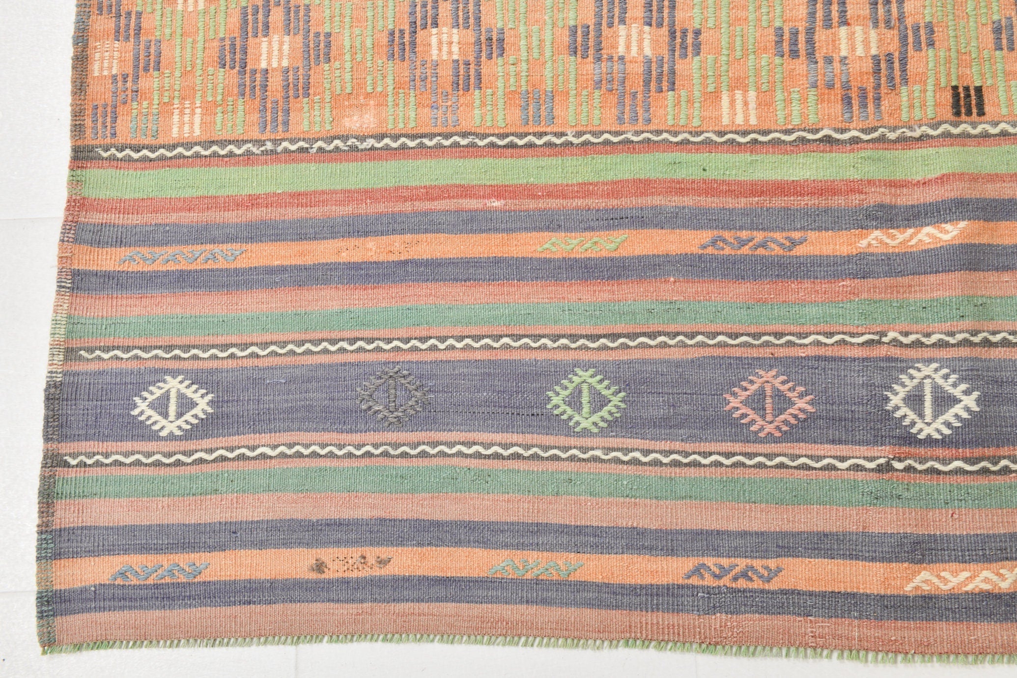 Vintage Kilim Anatolian 5’11’’ x 9’3’’ ft