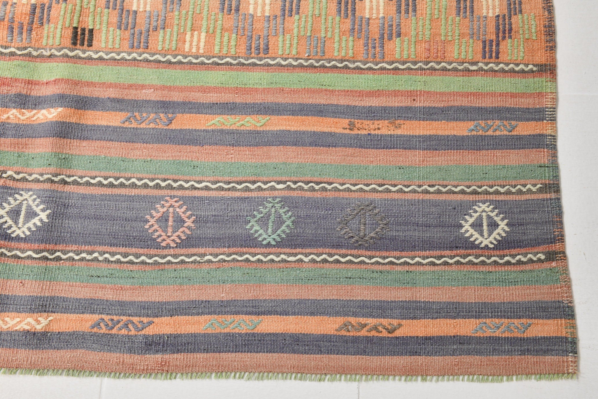 Vintage Kilim Anatolian 5’11’’ x 9’3’’ ft
