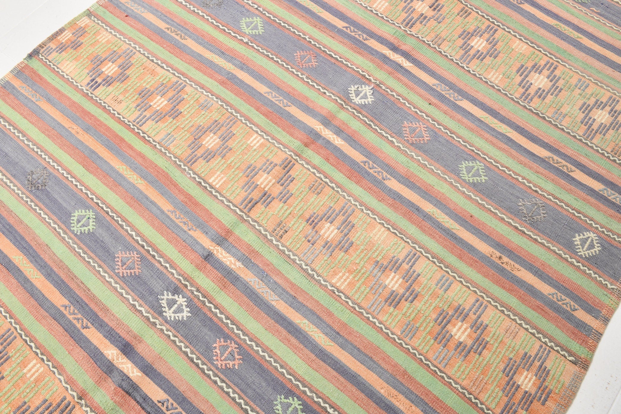 Vintage Kilim Anatolian 5’11’’ x 9’3’’ ft