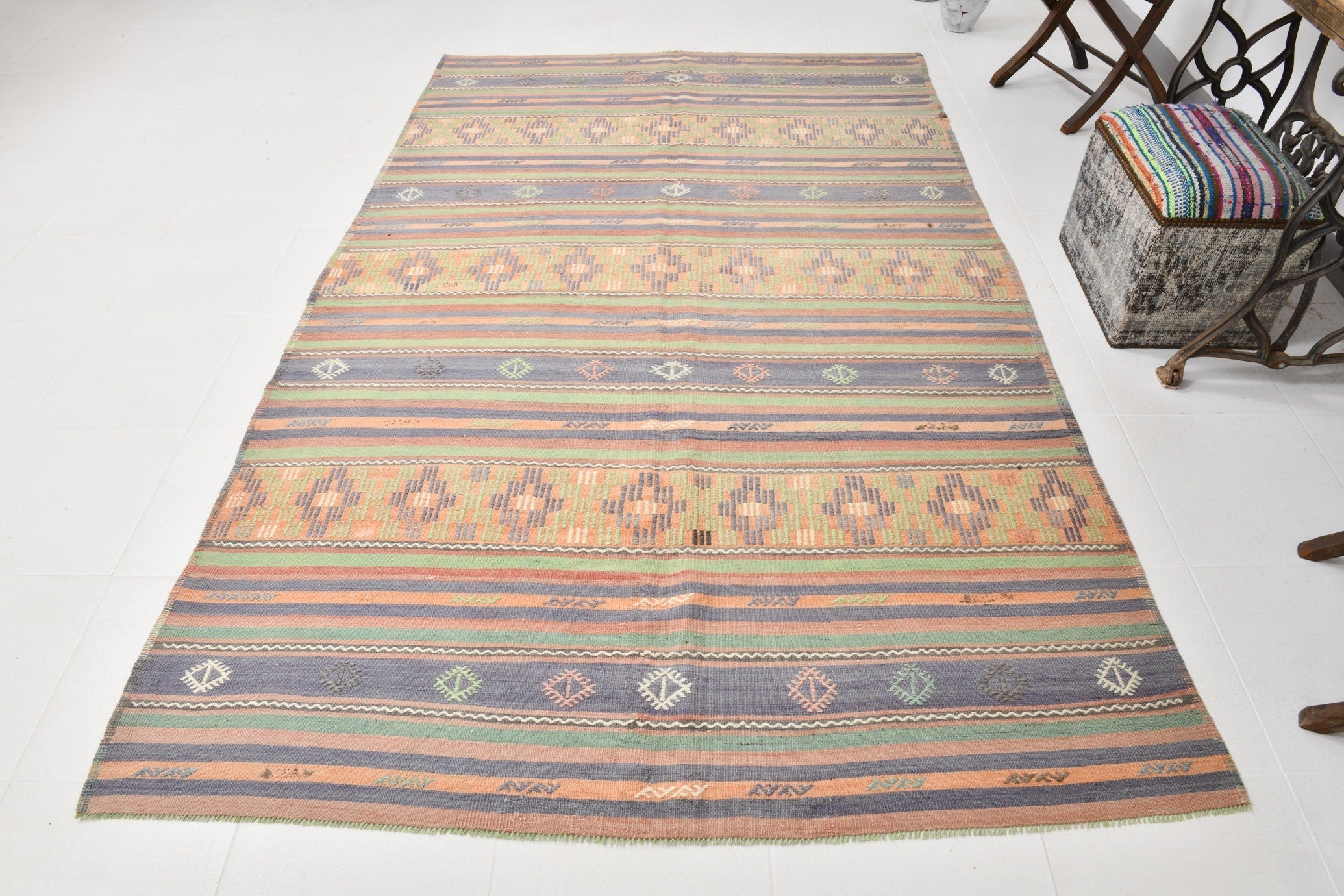Vintage Kilim Anatolian 5’11’’ x 9’3’’ ft