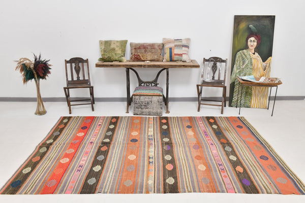 Vintage Kilim Anatolian 5’11’’ x 9’6’’ ft