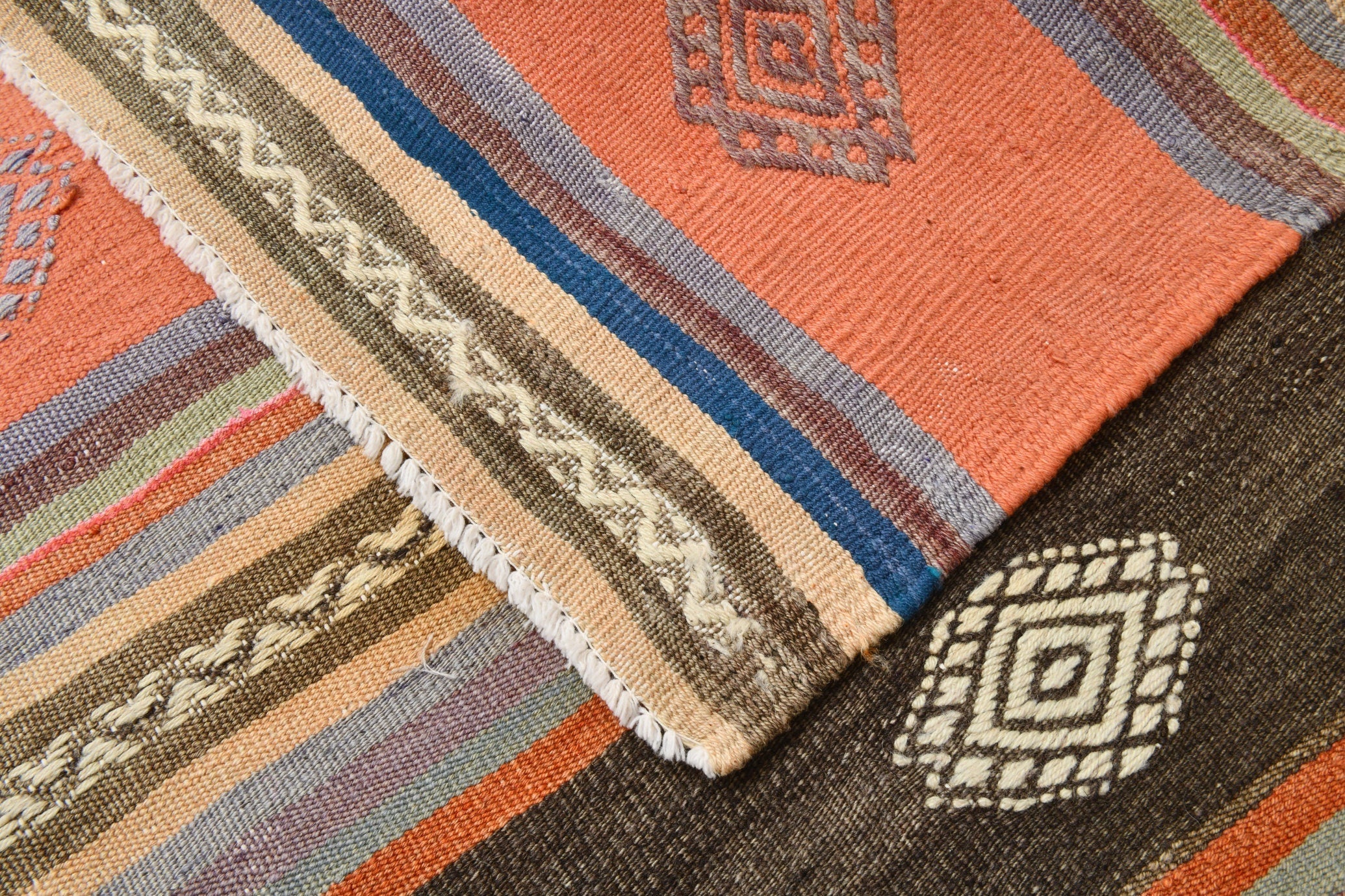 Vintage Kilim Anatolian 5’11’’ x 9’6’’ ft