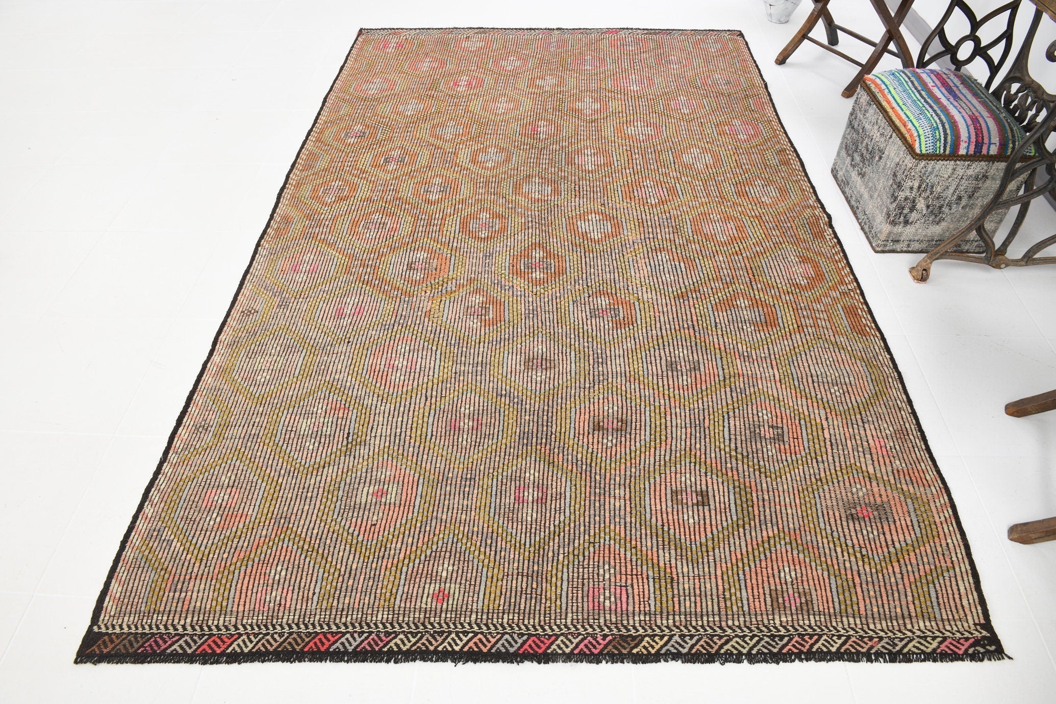 Vintage Kilim Anatolian 5’12’’ x 9’6’’ ft