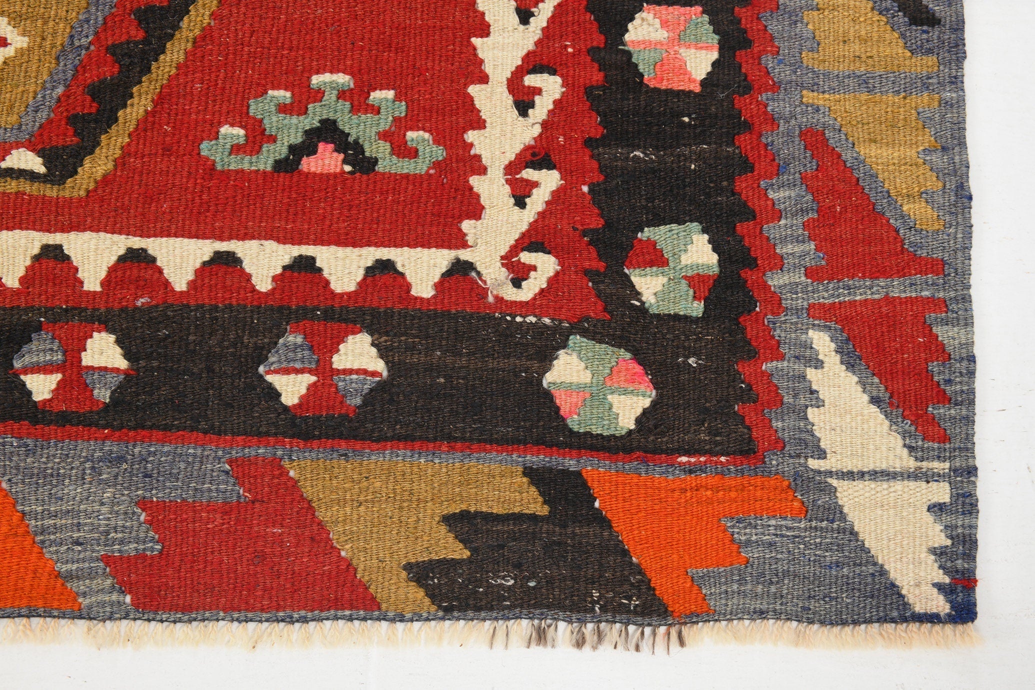 Vintage Kilim Anatolian 5’2’’ x 9’12’’ ft