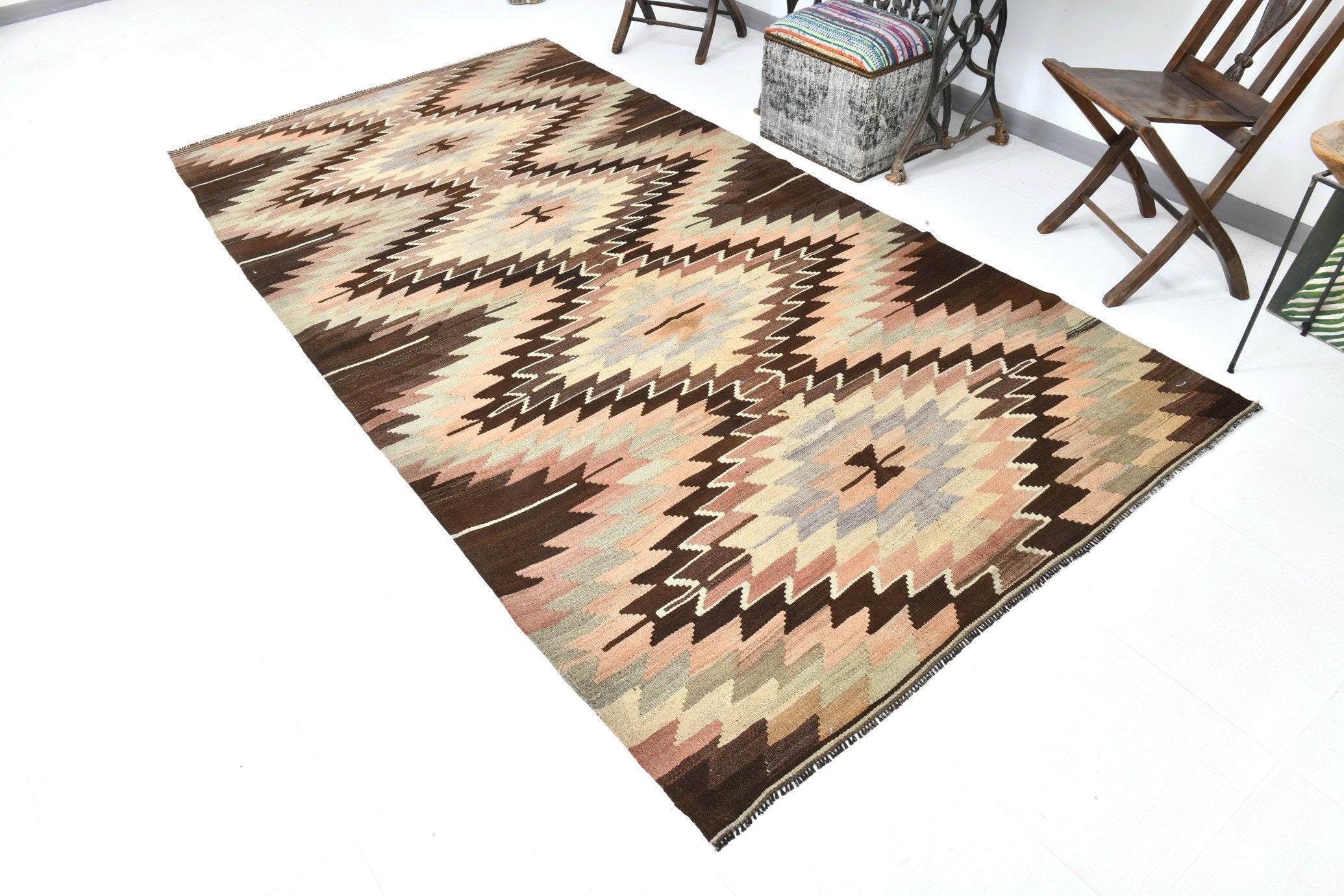 Vintage Kilim Anatolian 5’3’’ x 10’2’’ ft
