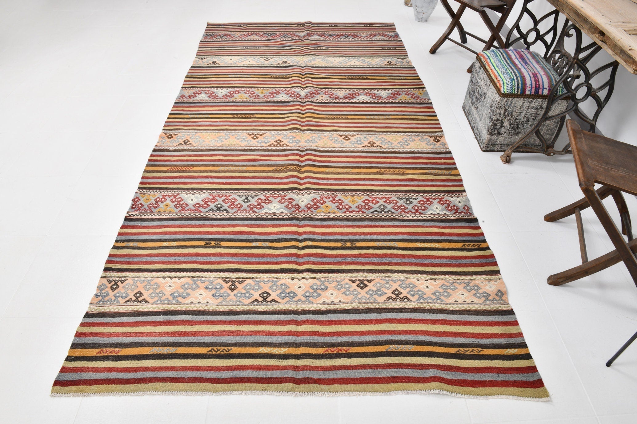 Vintage Kilim Anatolian 5’3’’ x 10’4’’ ft