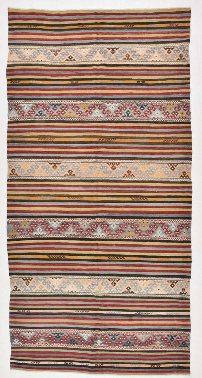 Vintage Kilim Anatolian 5’3’’ x 10’4’’ ft
