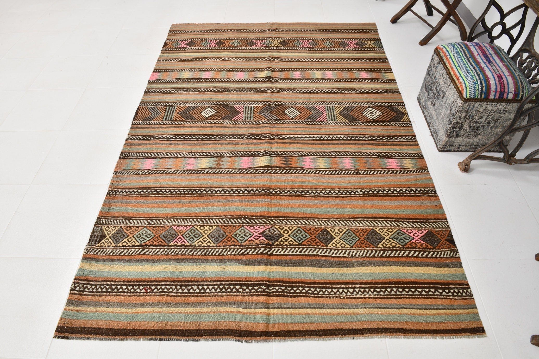 Vintage Kilim Anatolian 5’3’’ x 7’10’’ ft
