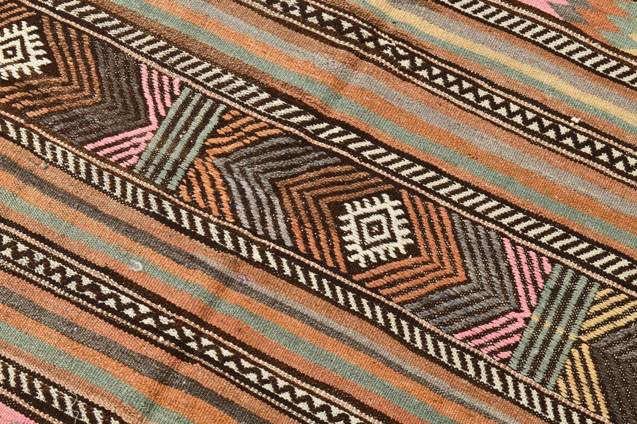 Vintage Kilim Anatolian 5’3’’ x 7’10’’ ft