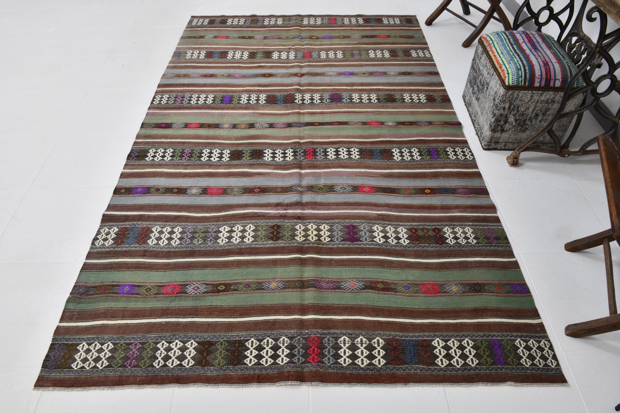 Vintage Kilim Anatolian 5’3’’ x 8’8’’ ft