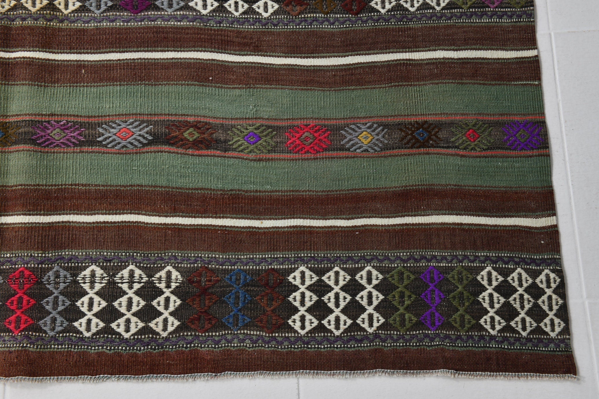 Vintage Kilim Anatolian 5’3’’ x 8’8’’ ft