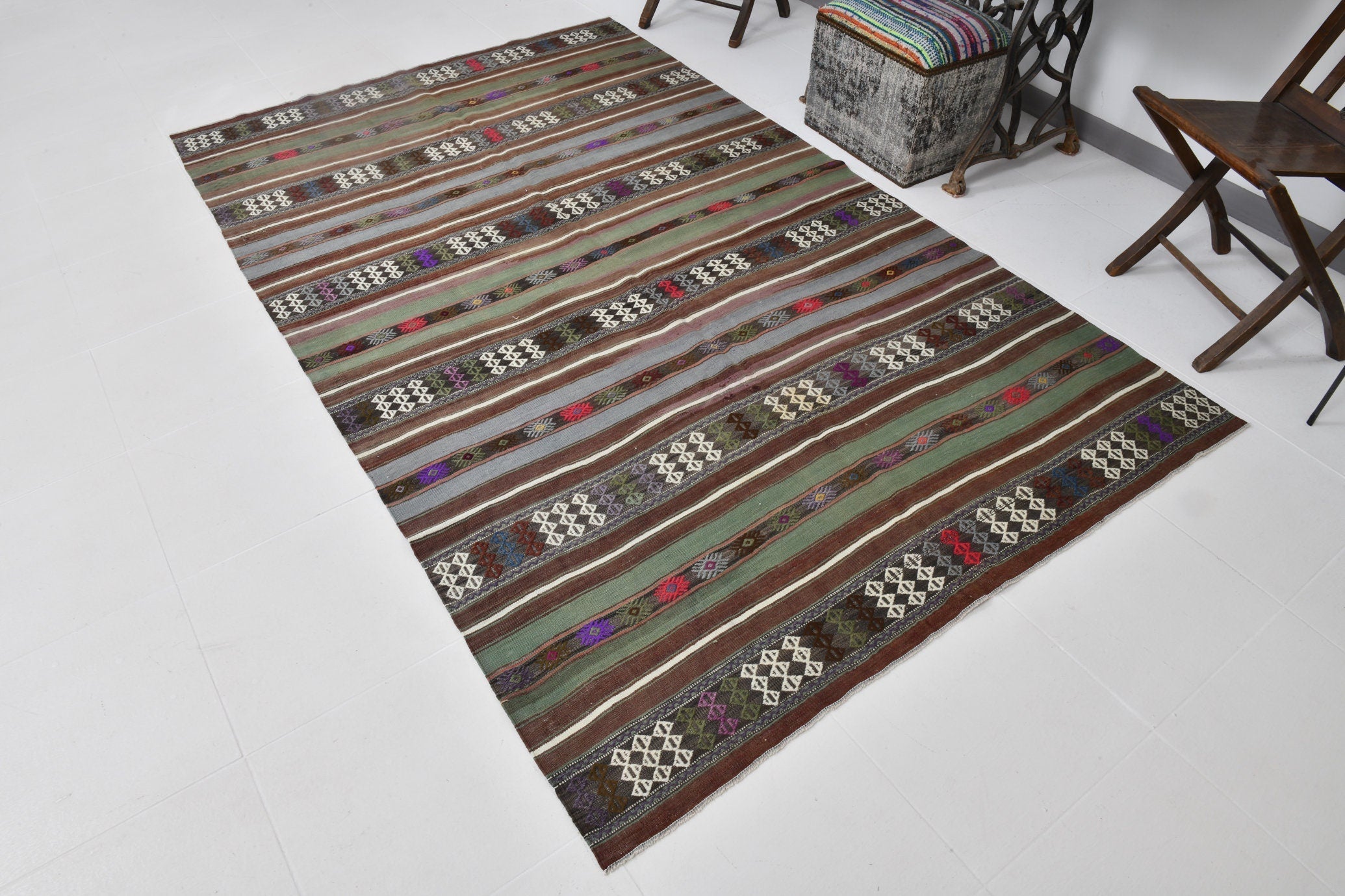 Vintage Kilim Anatolian 5’3’’ x 8’8’’ ft