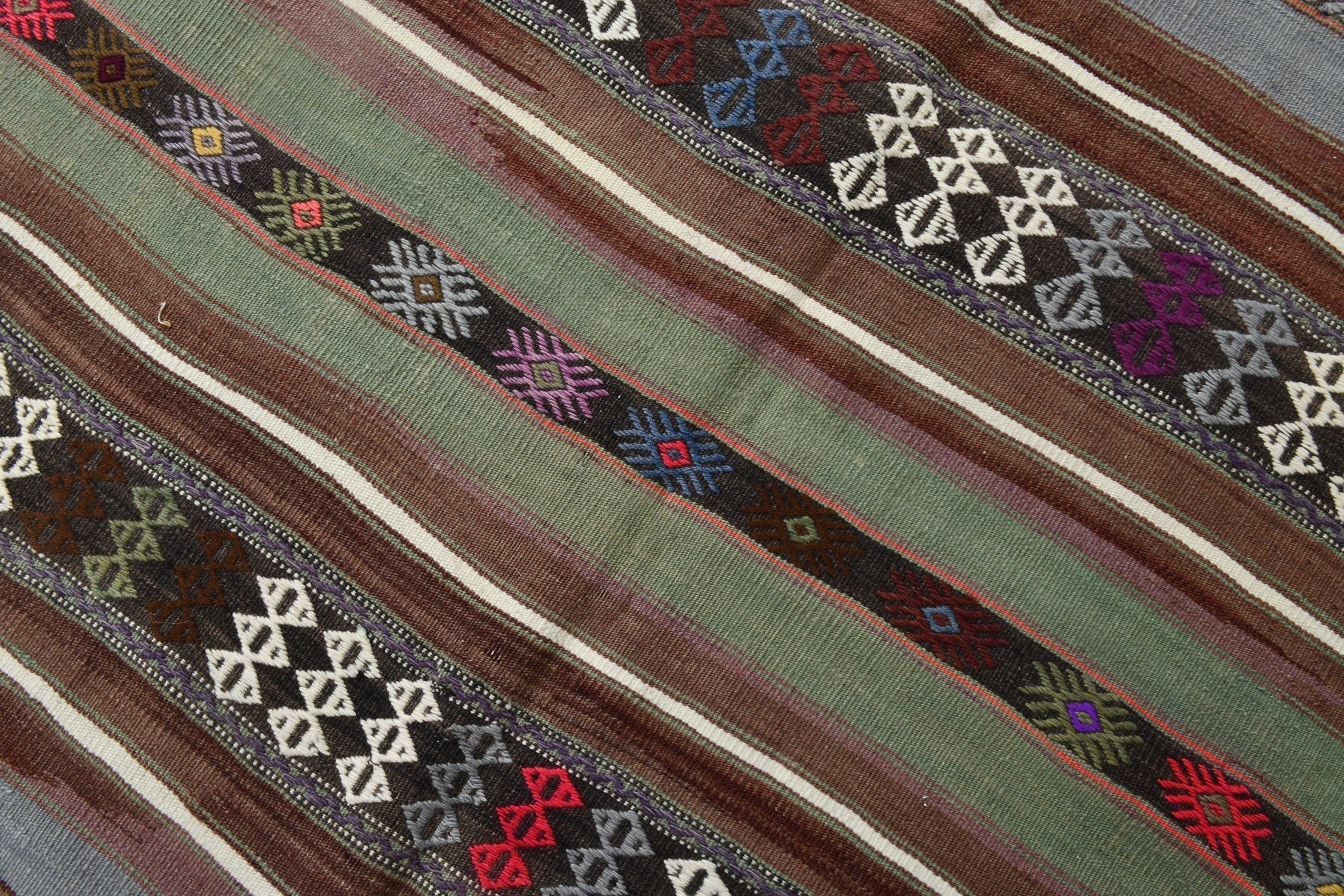 Vintage Kilim Anatolian 5’3’’ x 8’8’’ ft