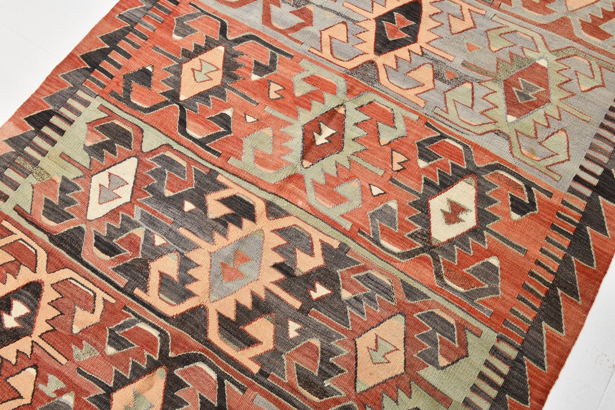 Vintage Kilim Anatolian 5'3" x 9'7" ft