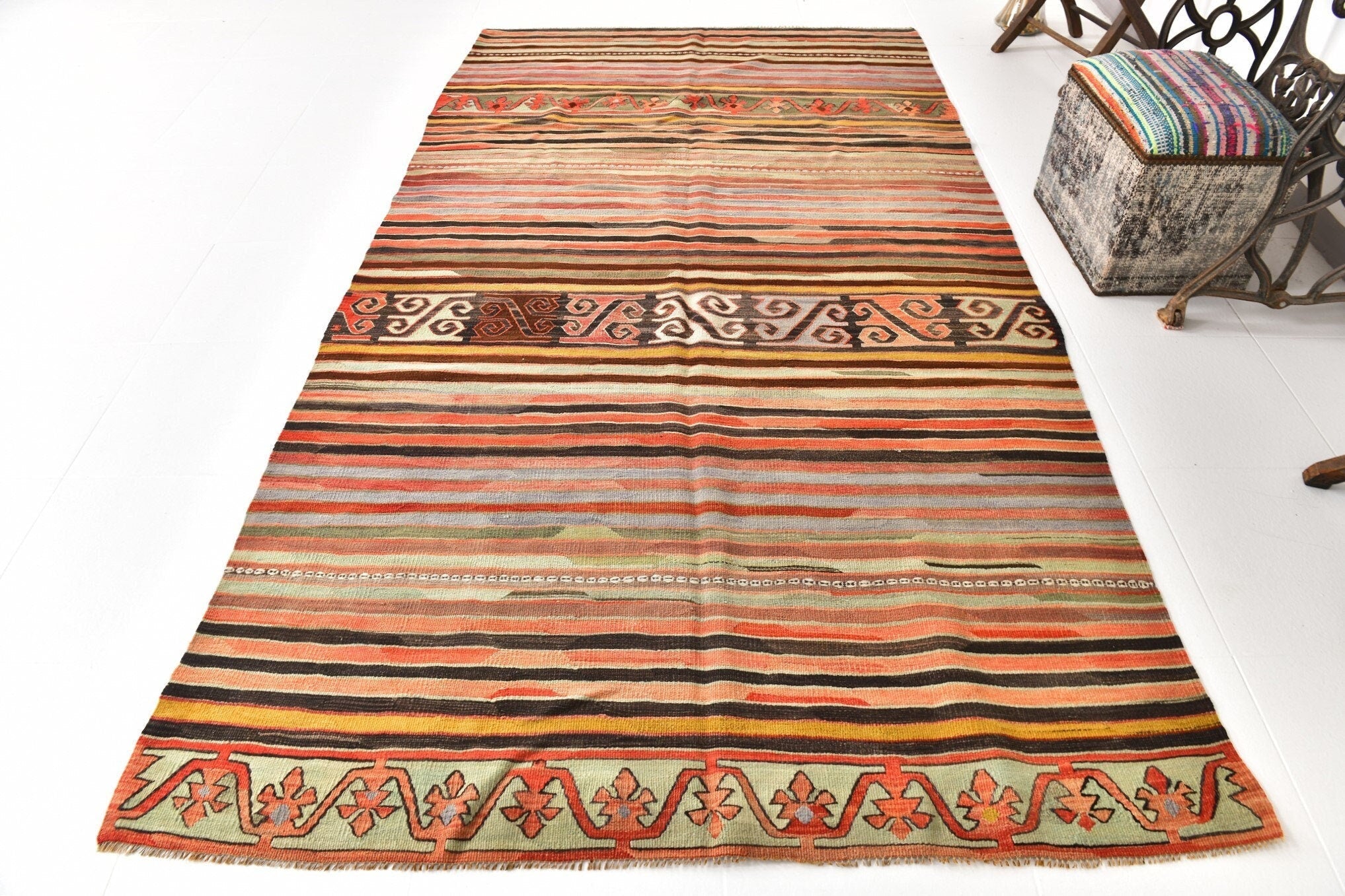 Vintage Kilim Anatolian 5’3’’ x 9’7’’ ft