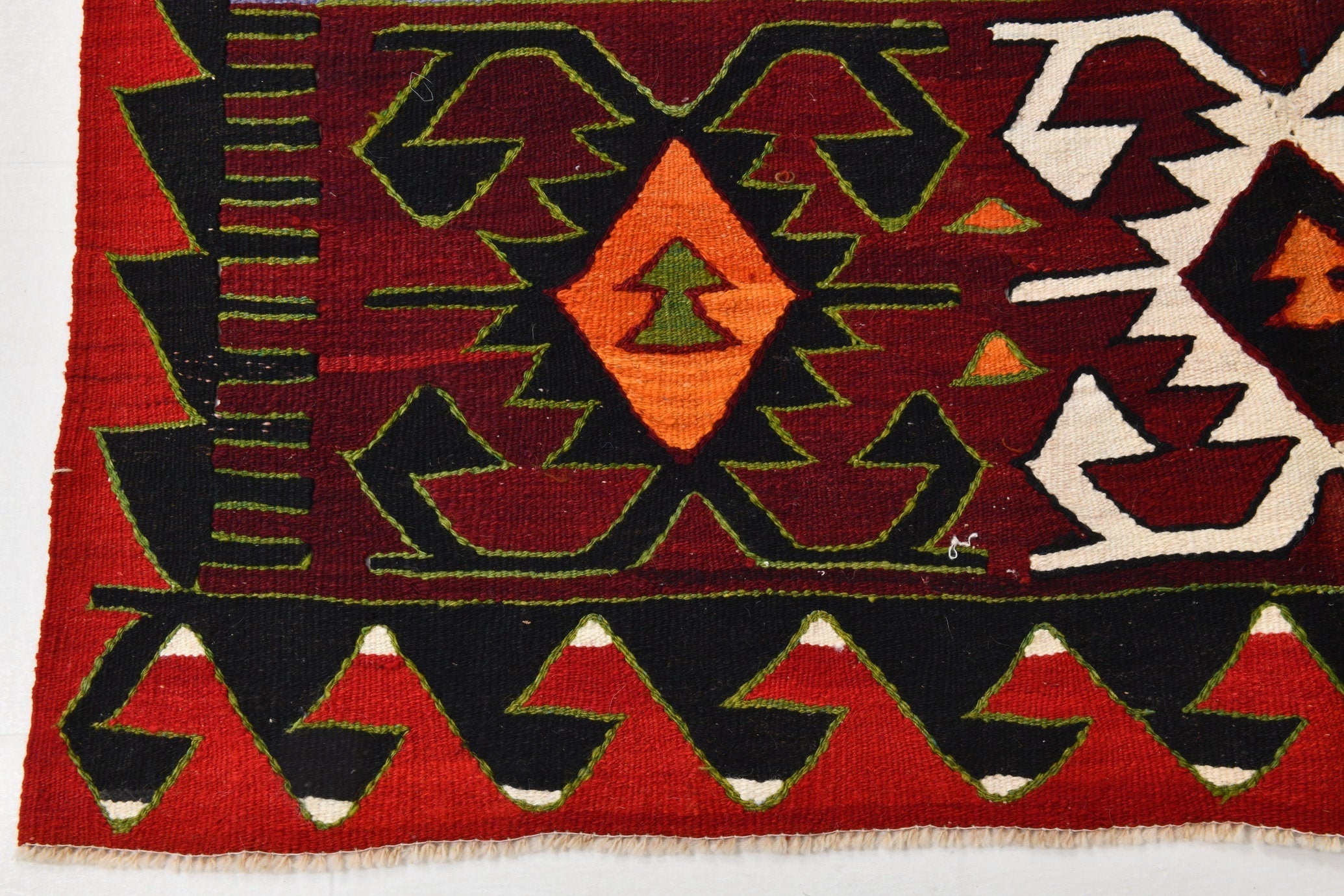 Vintage Kilim Anatolian 5’4’’ x 11’7’’ ft