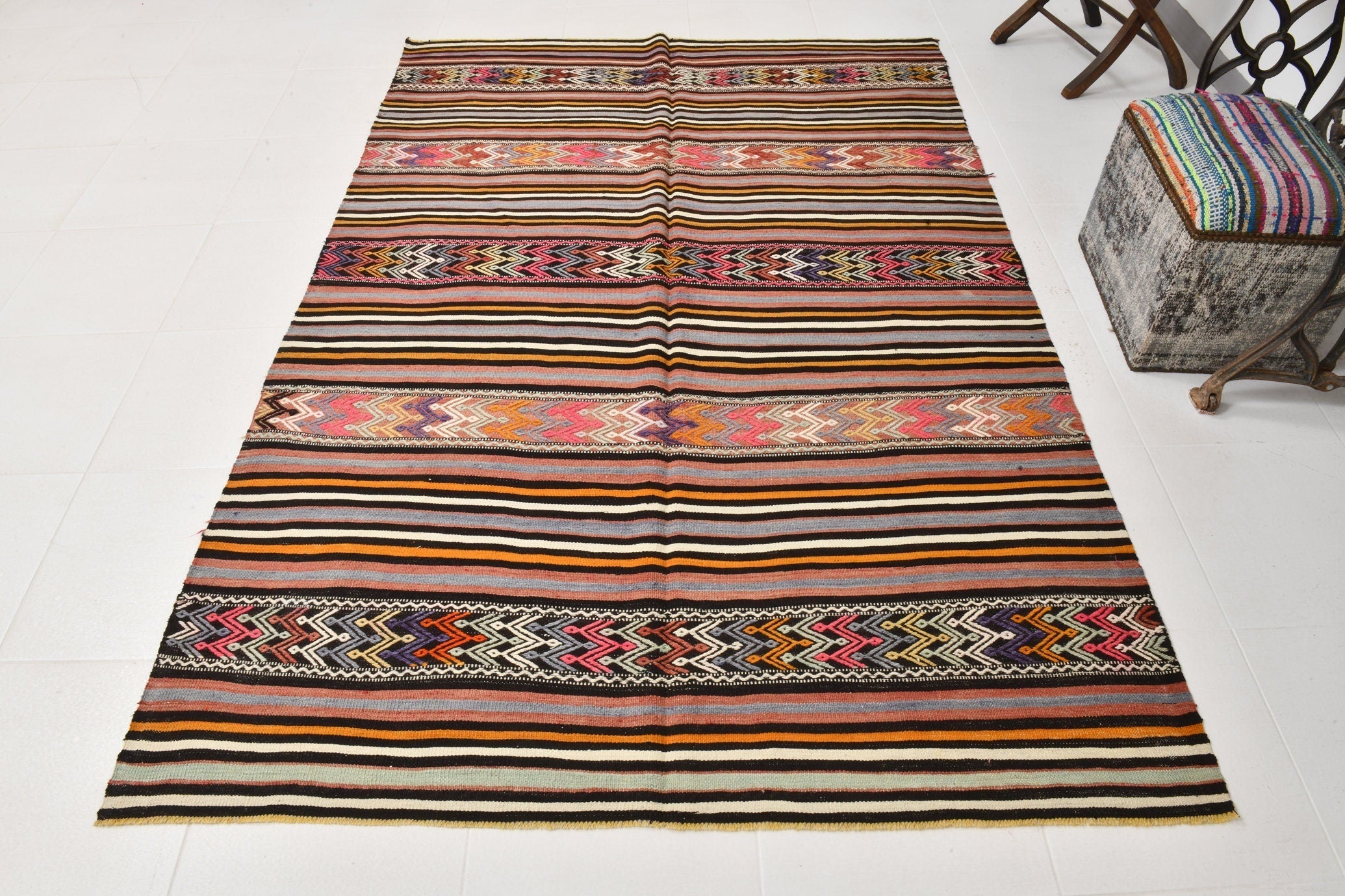 Vintage Kilim Anatolian 5’4’’ x 7’11’’ ft