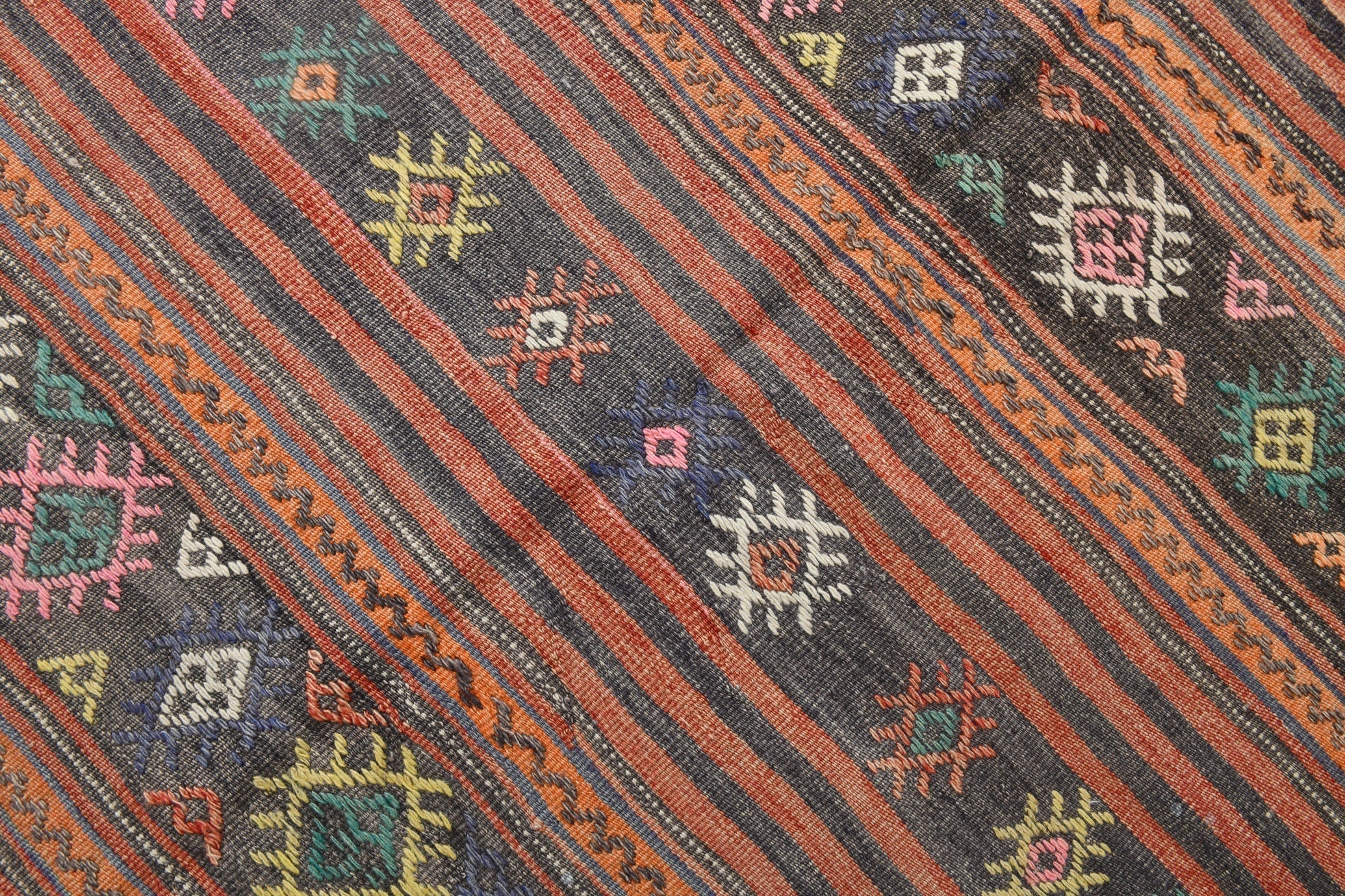 Vintage Kilim Anatolian 5’4’’ x 8’2’’ ft