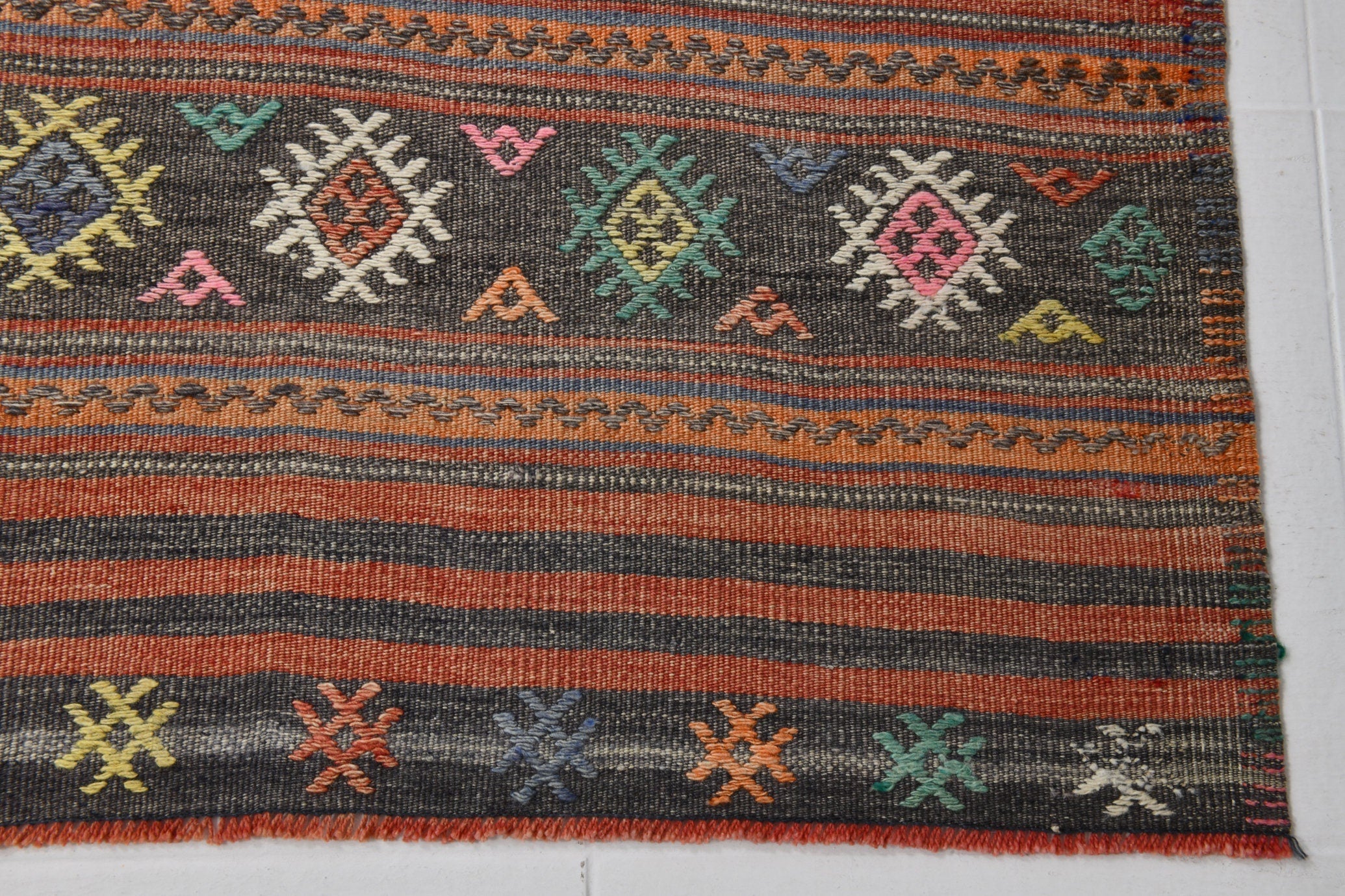 Vintage Kilim Anatolian 5’4’’ x 8’2’’ ft