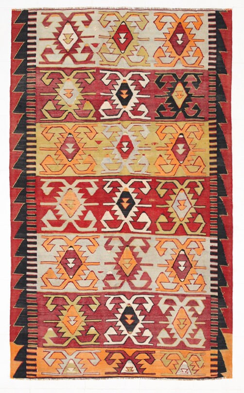 Vintage Kilim Anatolian 5’5’’ x 8’11’’ ft