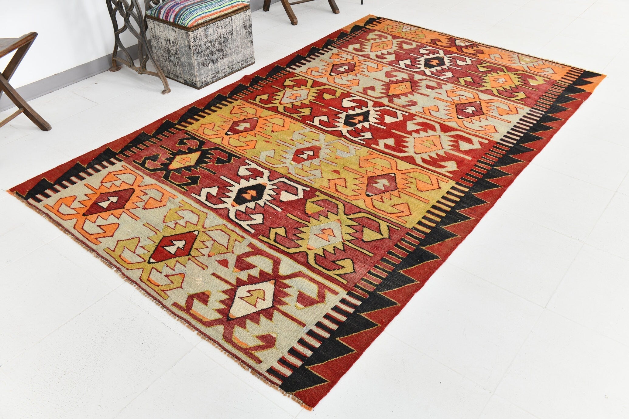 Vintage Kilim Anatolian 5’5’’ x 8’11’’ ft