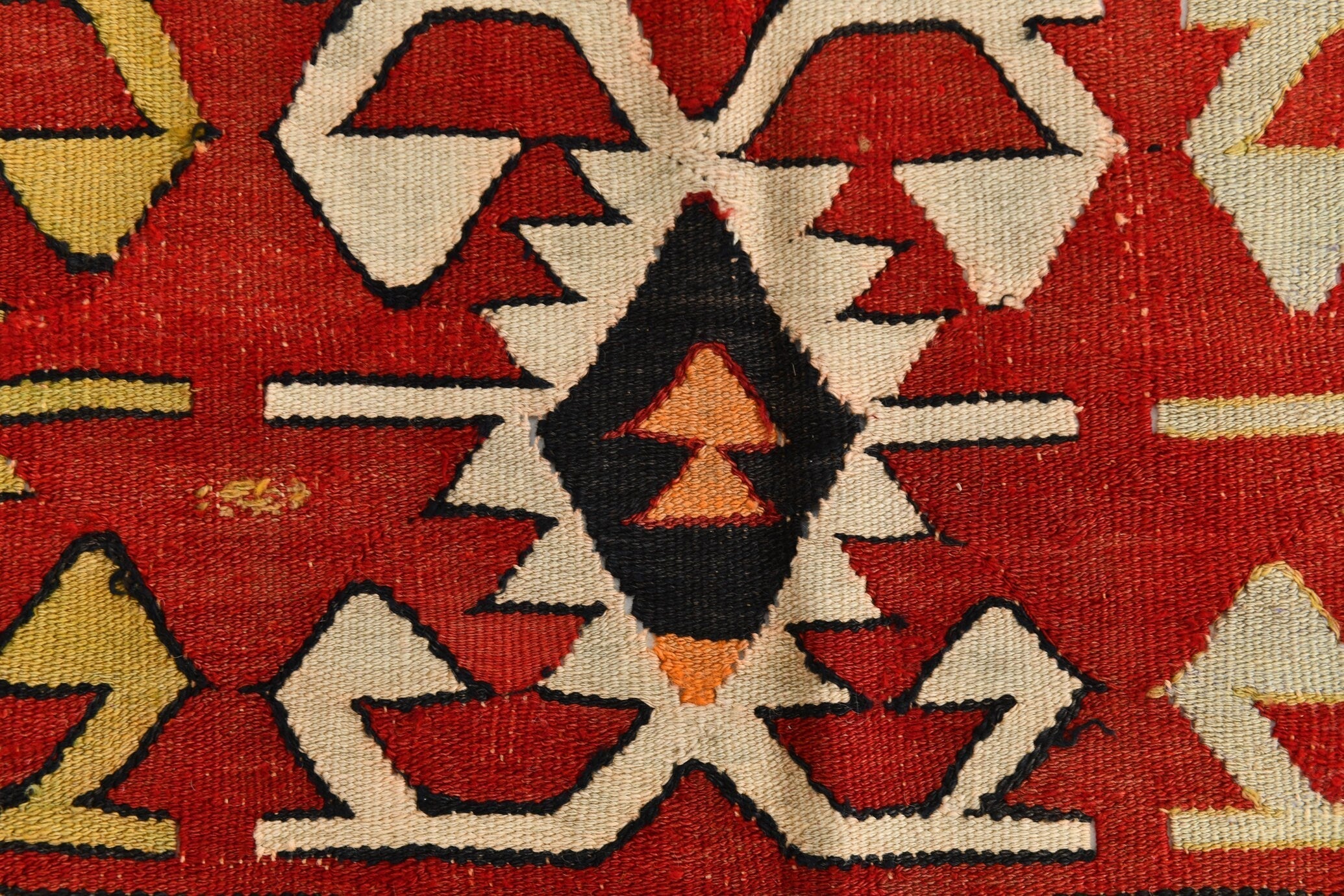 Vintage Kilim Anatolian 5’5’’ x 8’11’’ ft
