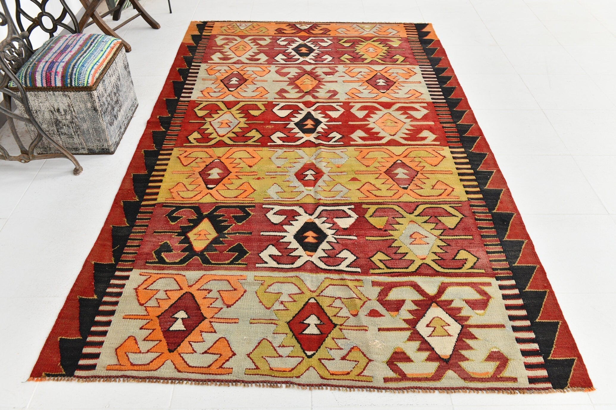 Vintage Kilim Anatolian 5’5’’ x 8’11’’ ft