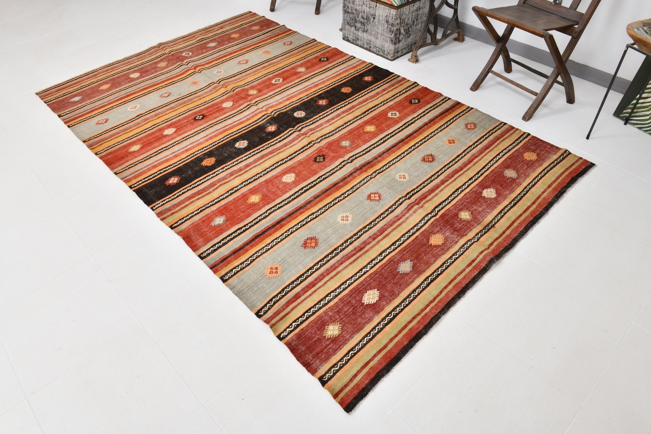Vintage Kilim Anatolian 5’5’’ x 8’11’’ ft