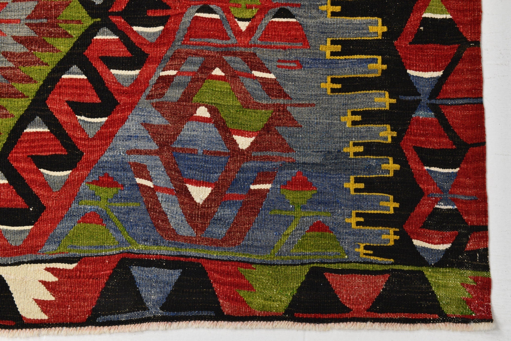 Vintage Kilim Anatolian 5’6’’ x 10’5’’ ft