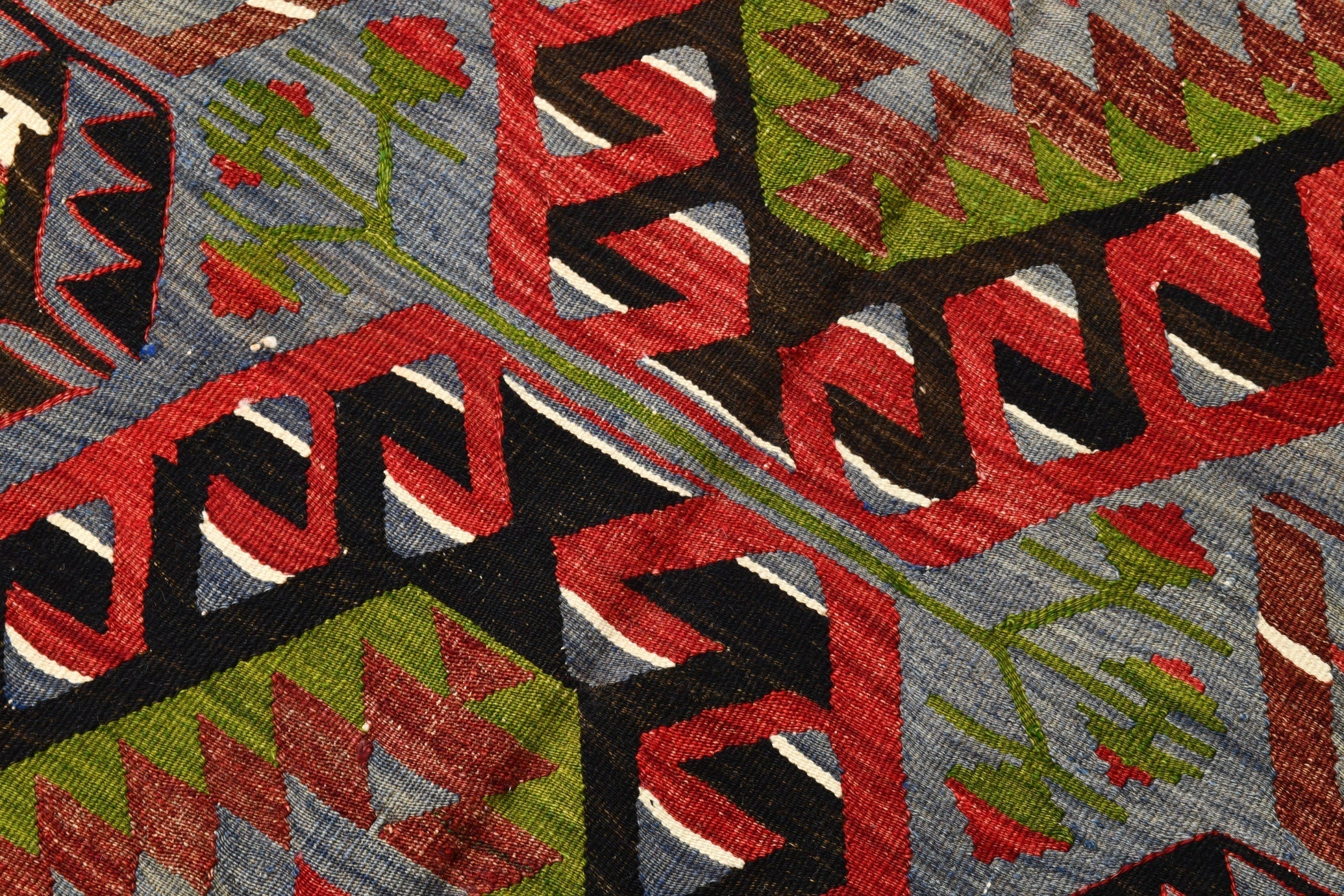 Vintage Kilim Anatolian 5’6’’ x 10’5’’ ft