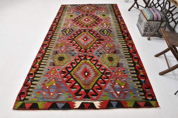 Vintage Kilim Anatolian 5’6’’ x 10’5’’ ft
