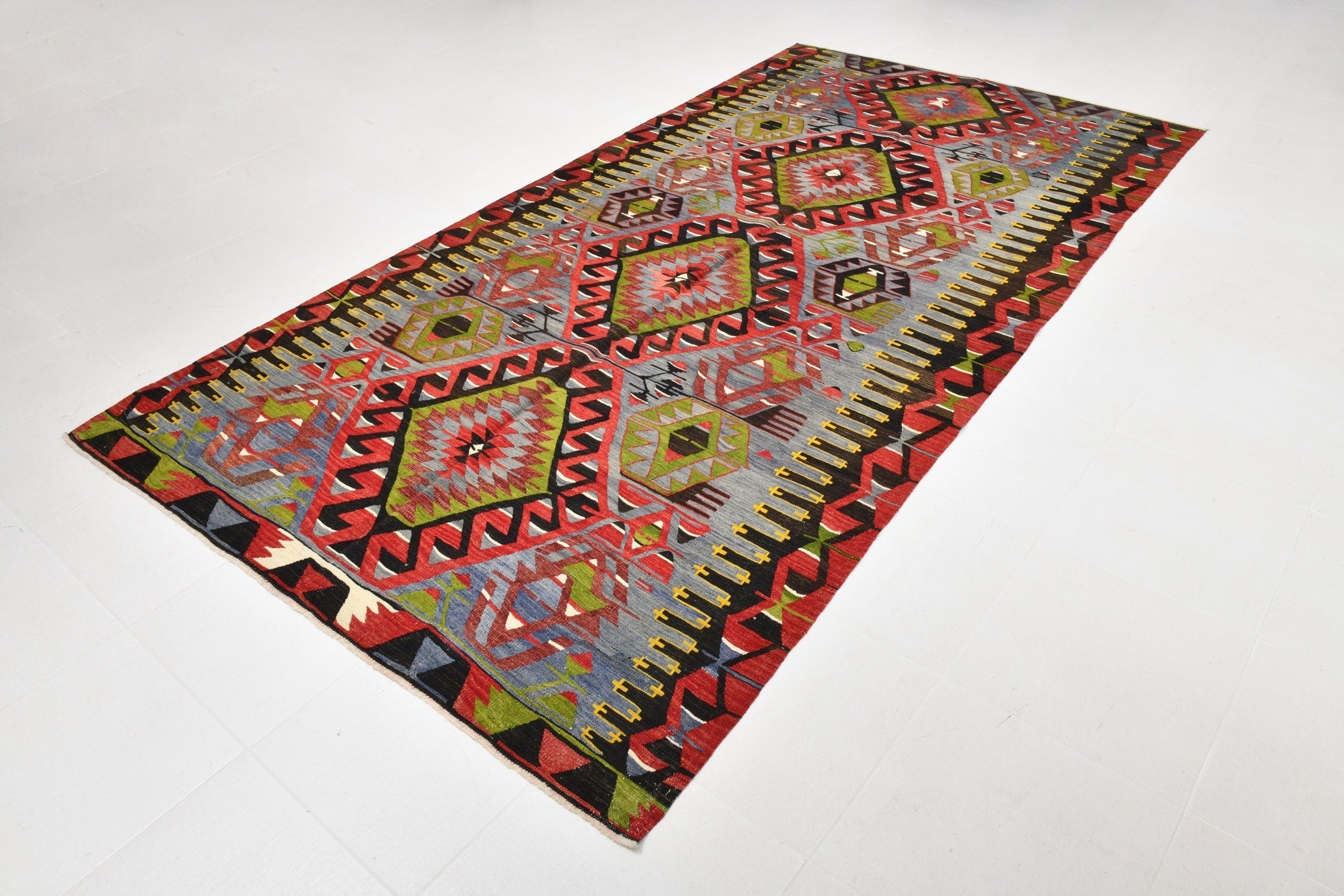 Vintage Kilim Anatolian 5’6’’ x 10’5’’ ft