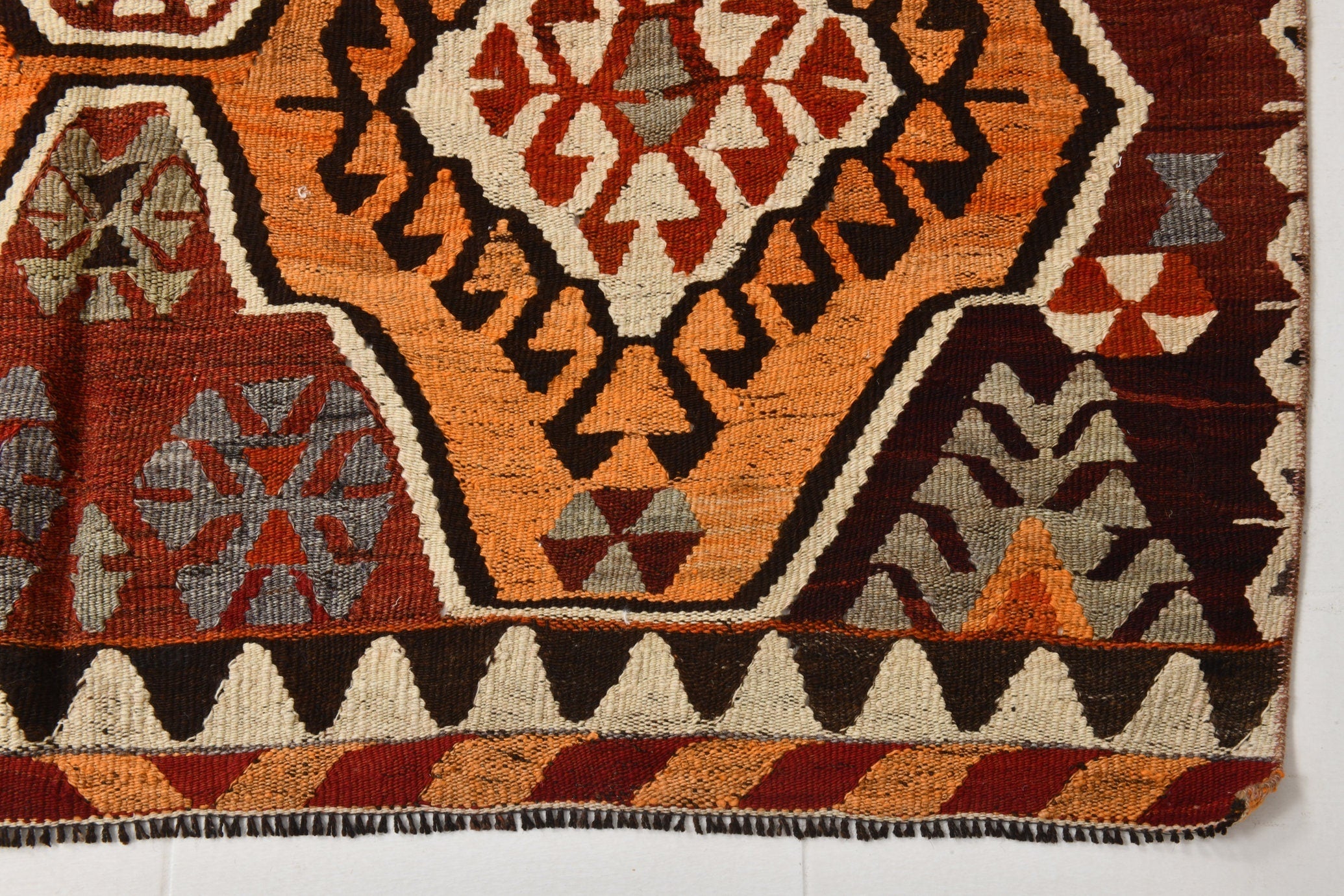 Vintage Kilim Anatolian 5’6’’ x 8’10’’ ft