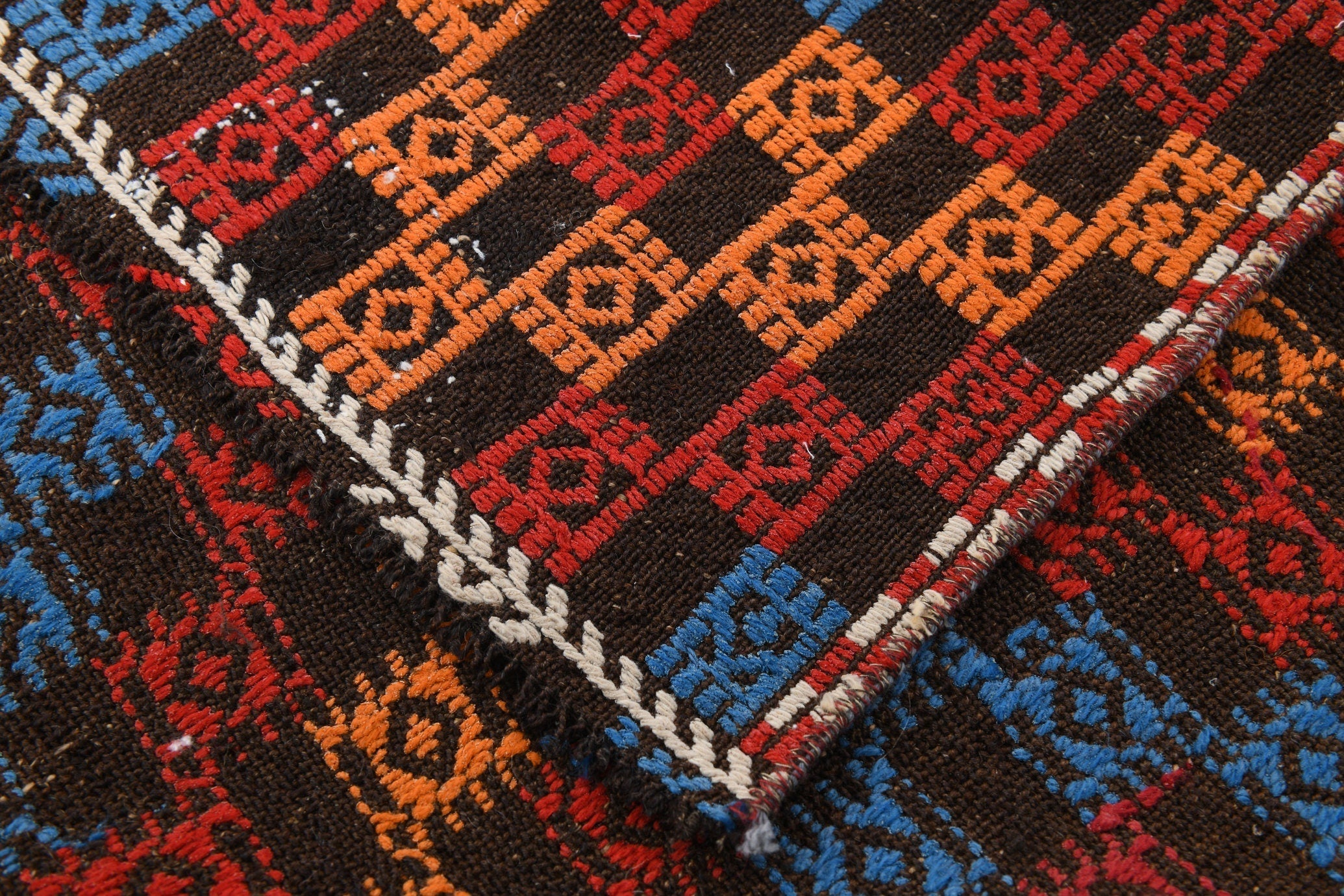Vintage Kilim Anatolian 5’6’’ x 9’8’’ ft
