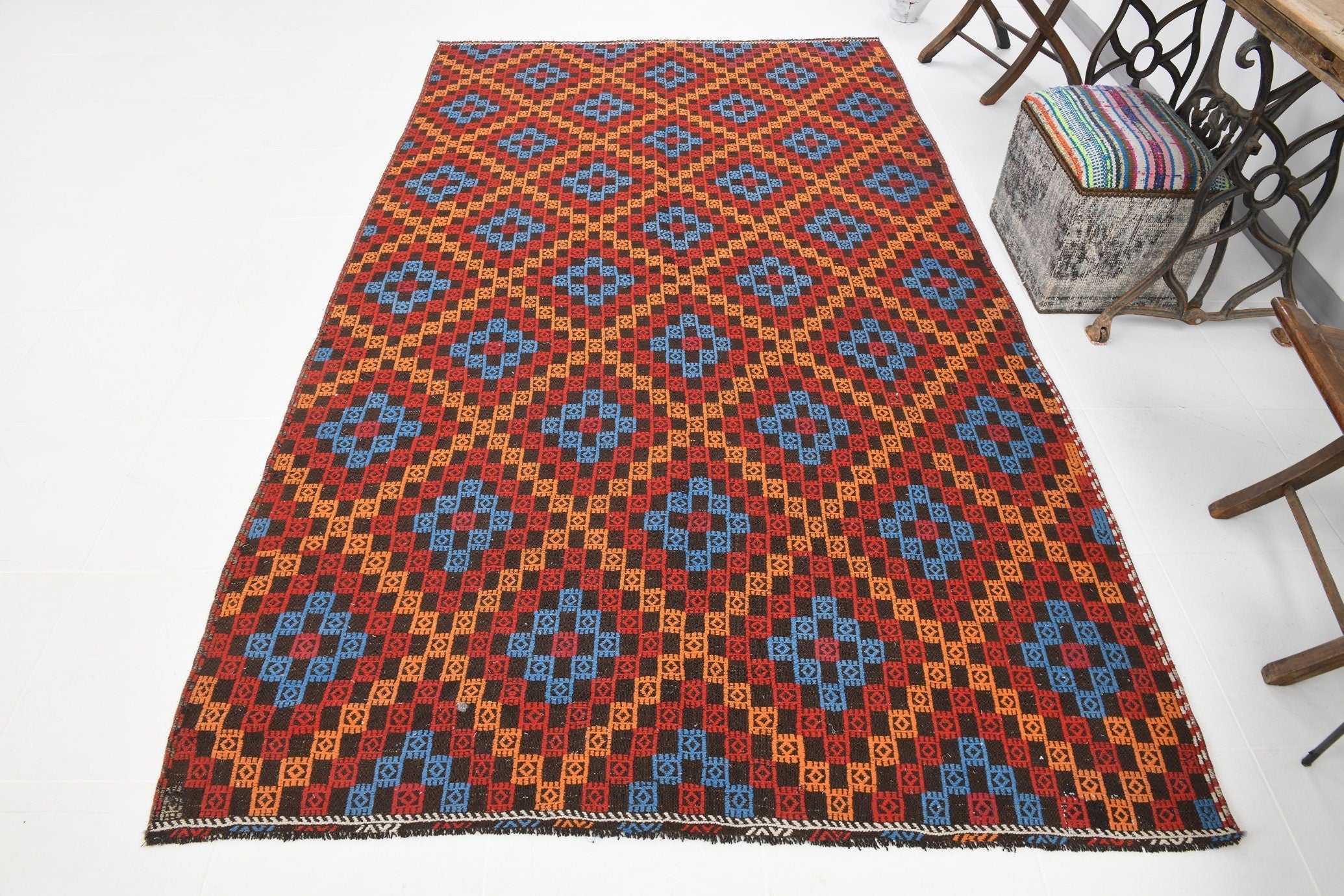 Vintage Kilim Anatolian 5’6’’ x 9’8’’ ft