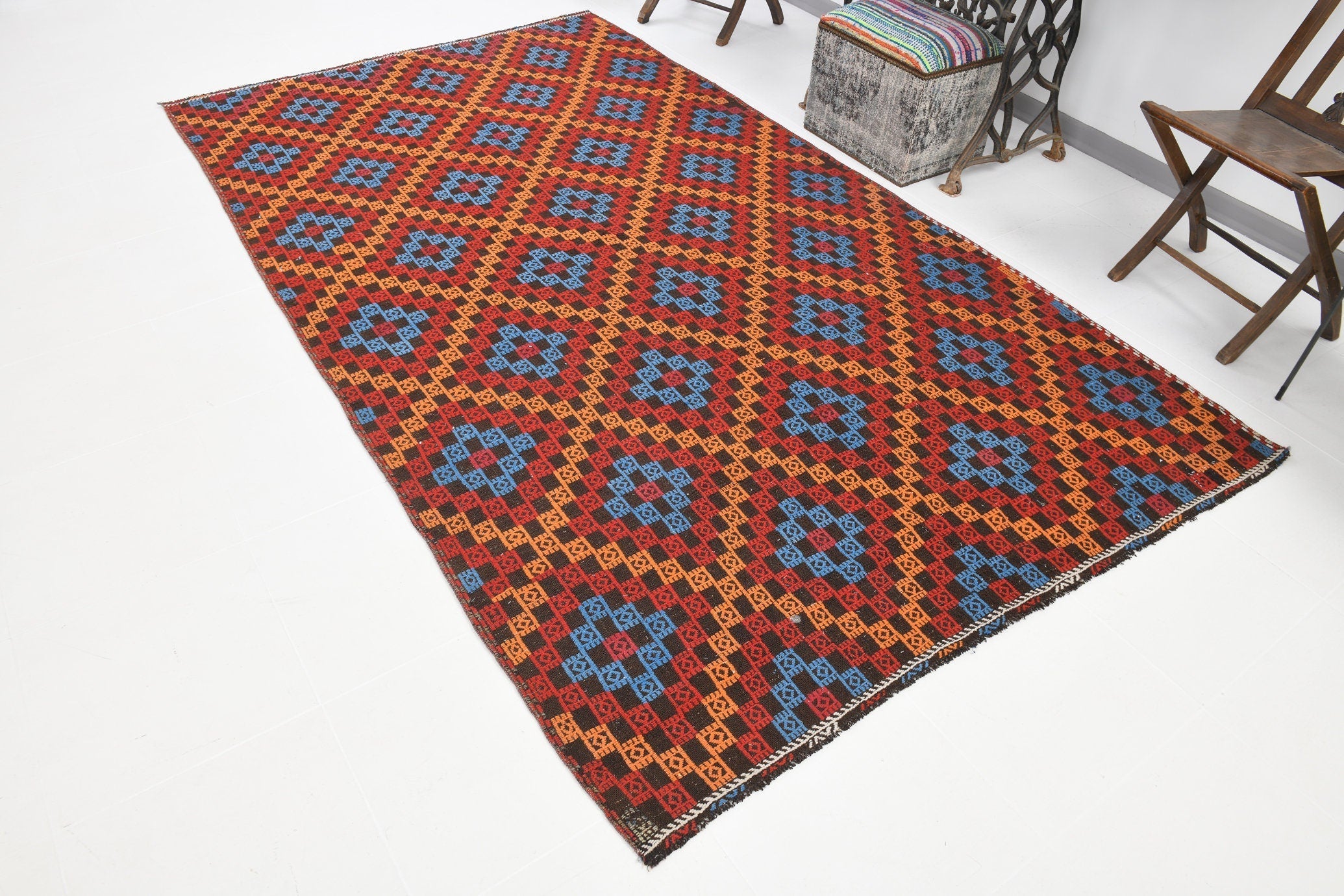 Vintage Kilim Anatolian 5’6’’ x 9’8’’ ft