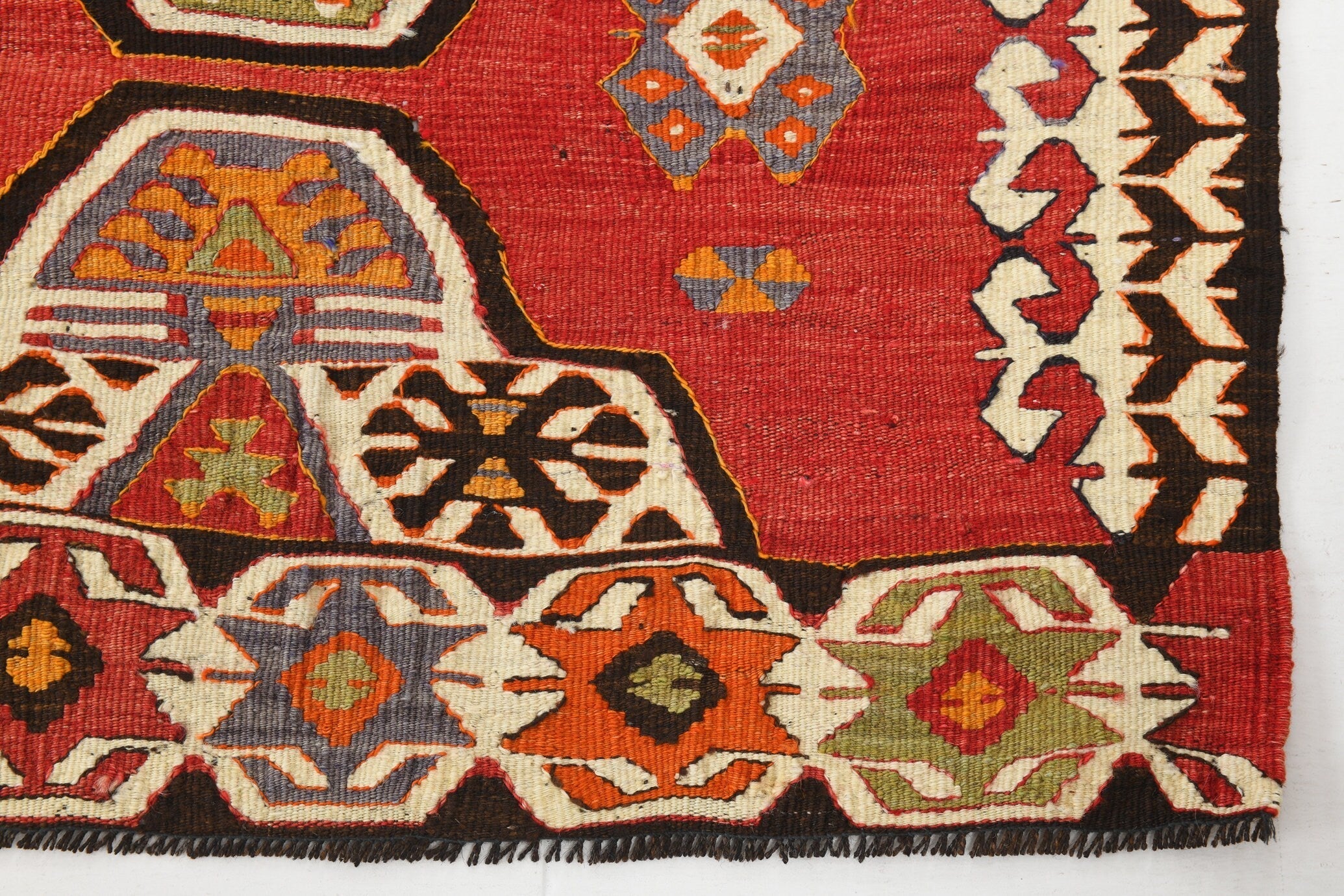 Vintage Kilim Anatolian 5’7’’ x 10’5’’ ft