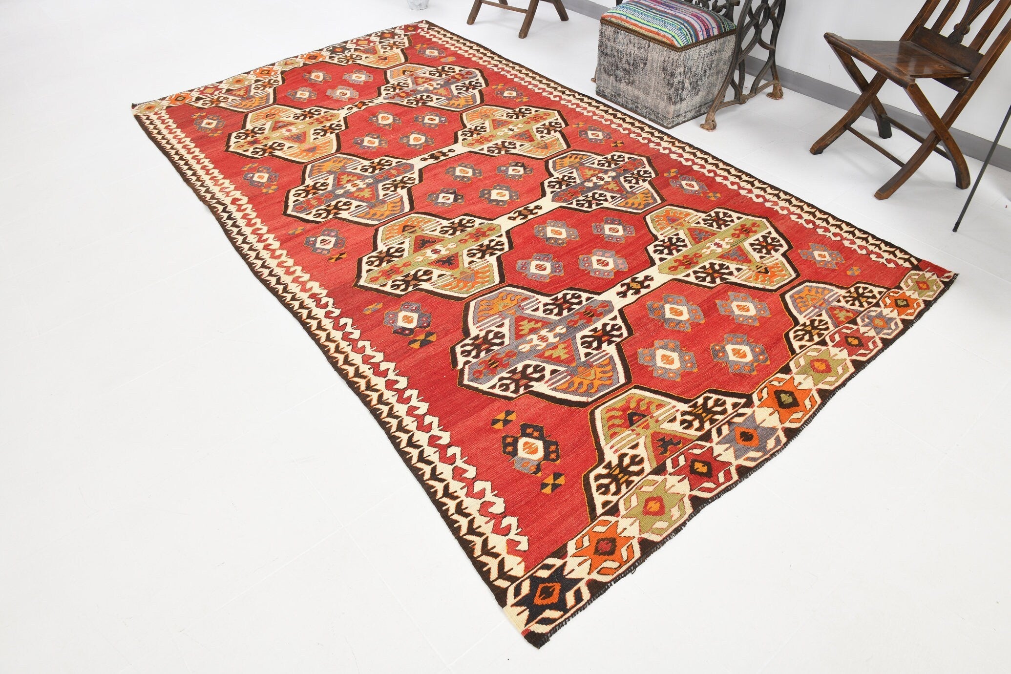 Vintage Kilim Anatolian 5’7’’ x 10’5’’ ft