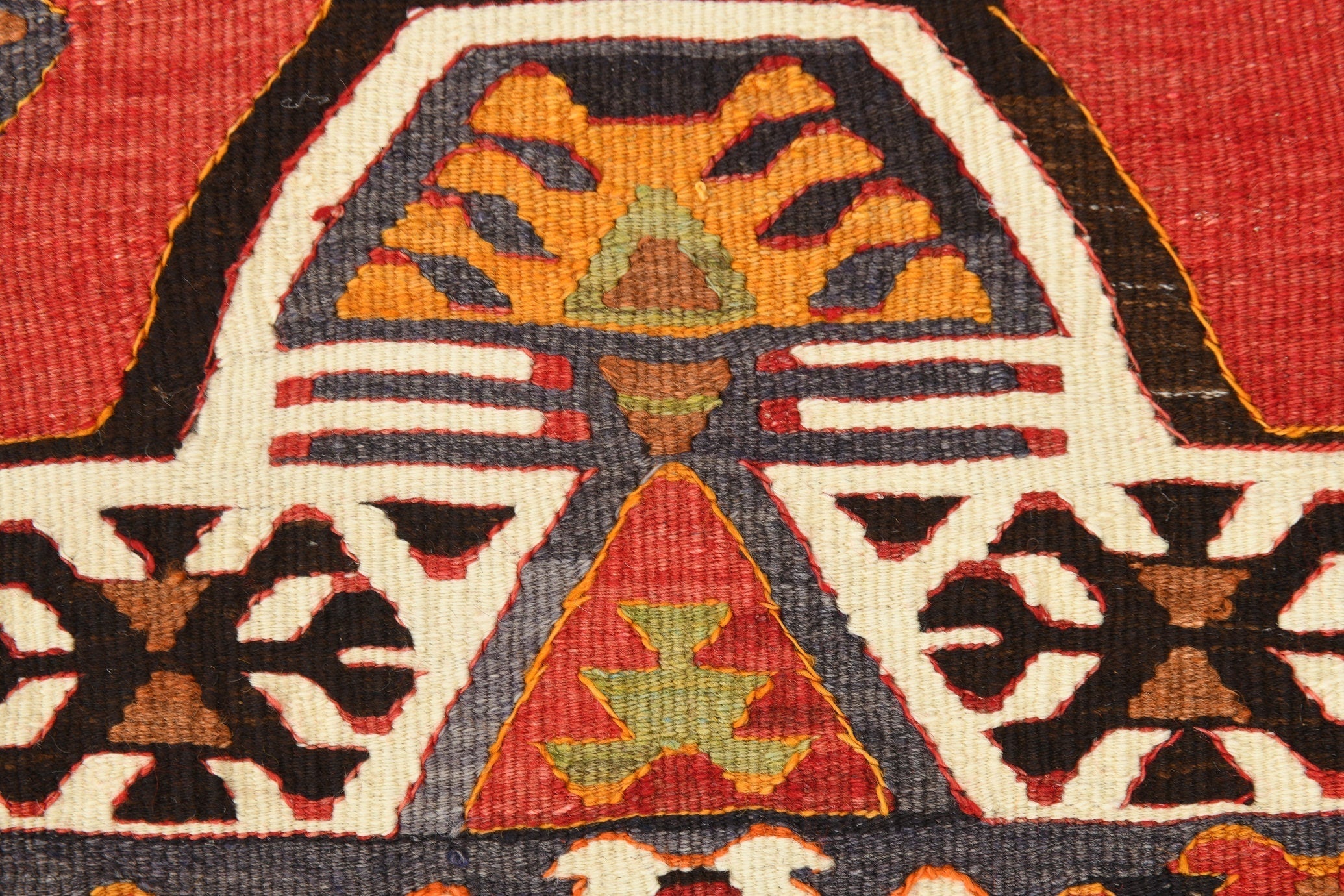 Vintage Kilim Anatolian 5’7’’ x 10’5’’ ft