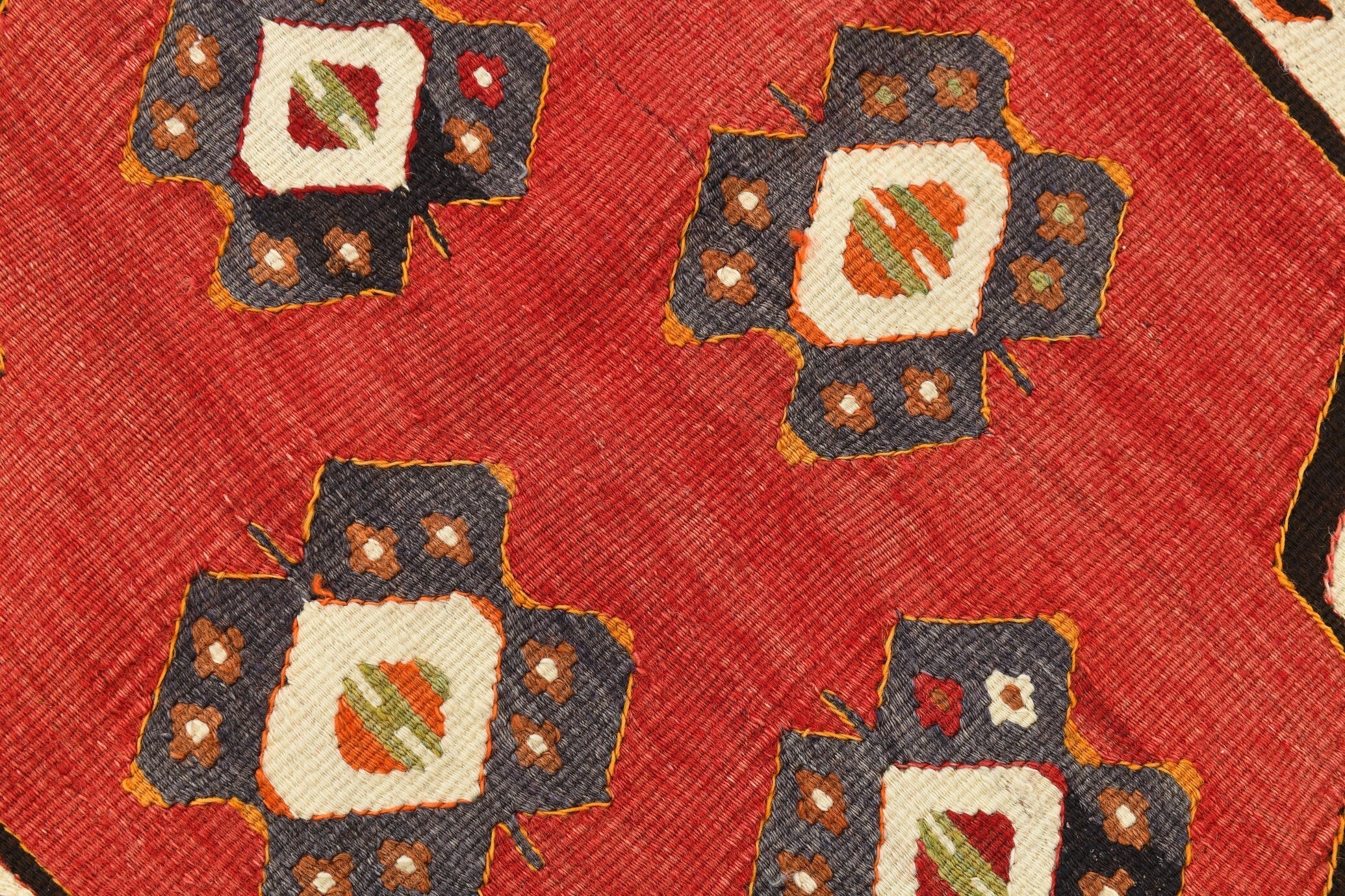 Vintage Kilim Anatolian 5’7’’ x 10’5’’ ft
